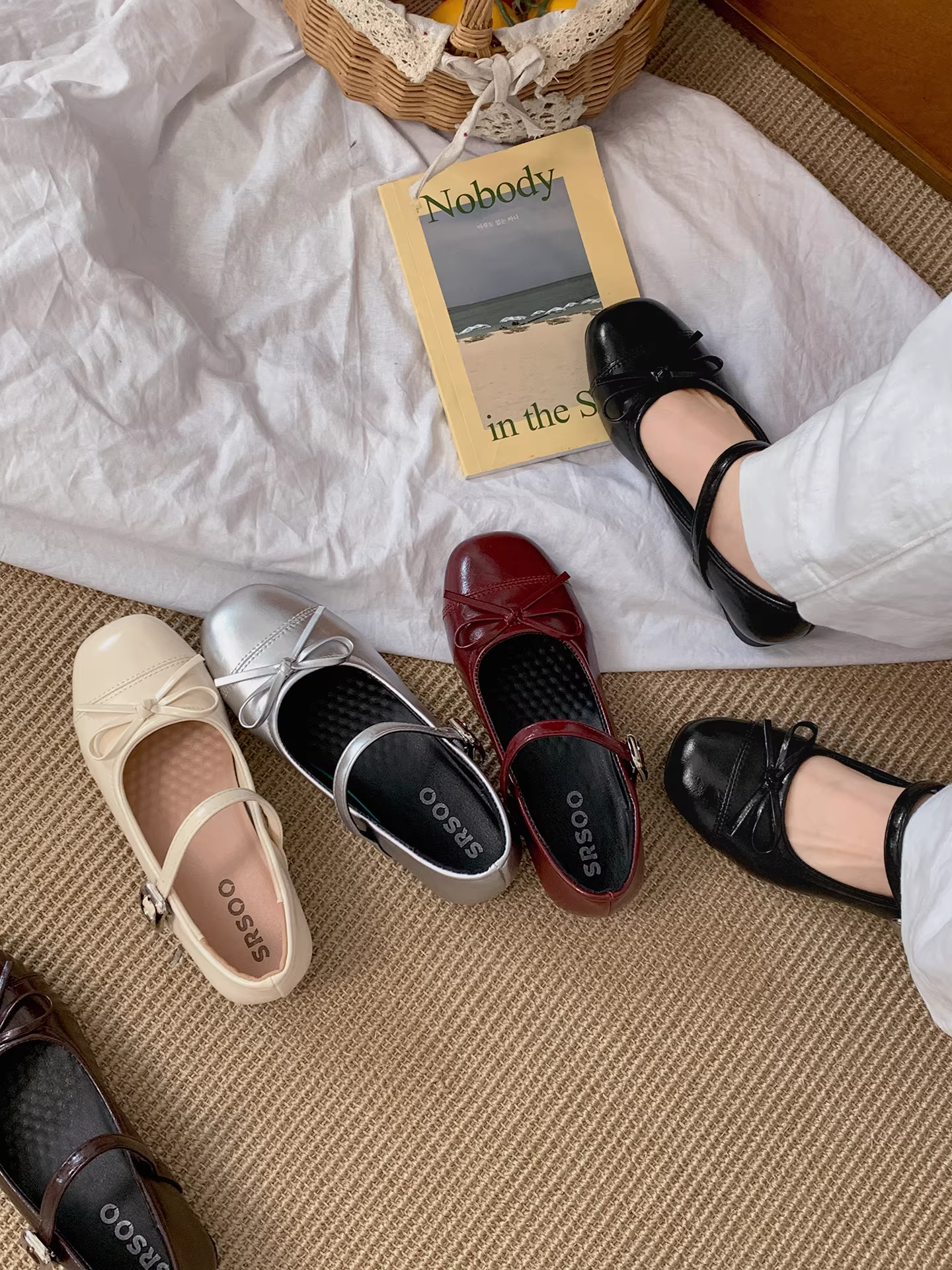 Giày bệt nữ kiểu Pháp cao cấp màu đỏ cổ điển, kiểu mới mùa thu 2025, đa năng, kiểu Mary Jane phối chân váy