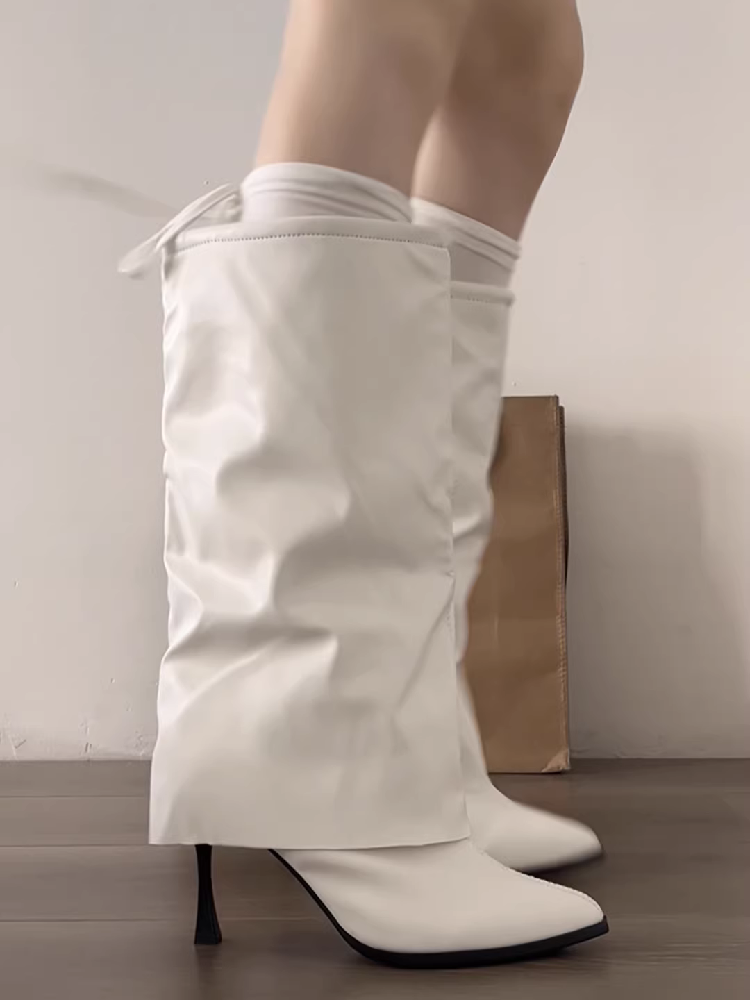 Giày bốt cao gót mũi nhọn kiểu Anh màu trắng đa năng dành cho nữ, bốt dài mùa thu đông 2025, kiểu dáng tôn dáng, tăng chiều cao