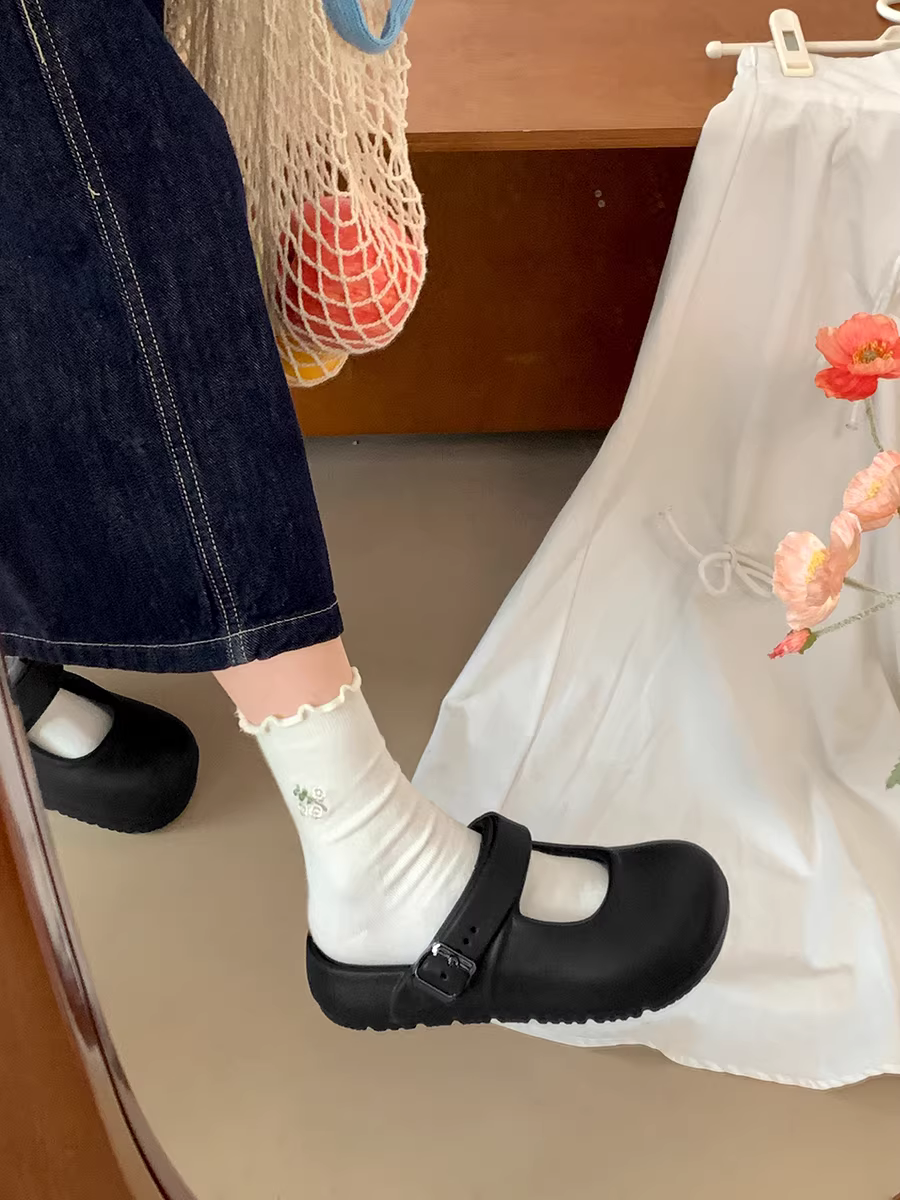 Dép nữ cao cấp màu trắng, đế dày chống trơn, mũi kín, kiểu mới 2025, đế mềm tăng chiều cao, thoáng khí, thích hợp đi ngoài trời mùa hè.