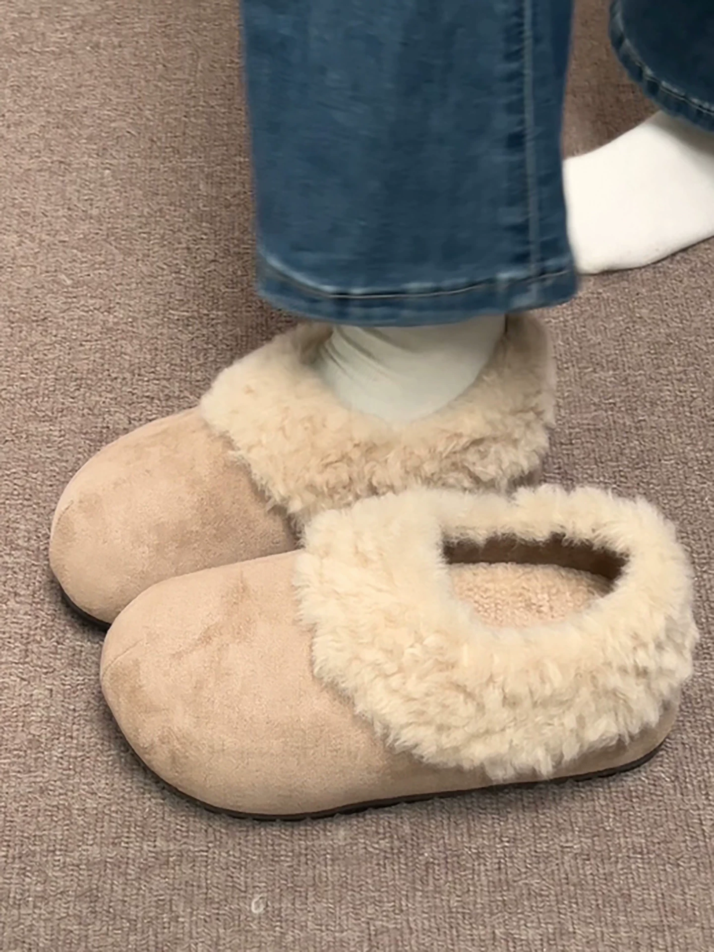 Giày bông cổ lông dày đế dày phong cách retro dành cho nữ, kiểu mới mùa đông 2025, đi ngoài trời, giữ ấm, kiểu Birkenstock.