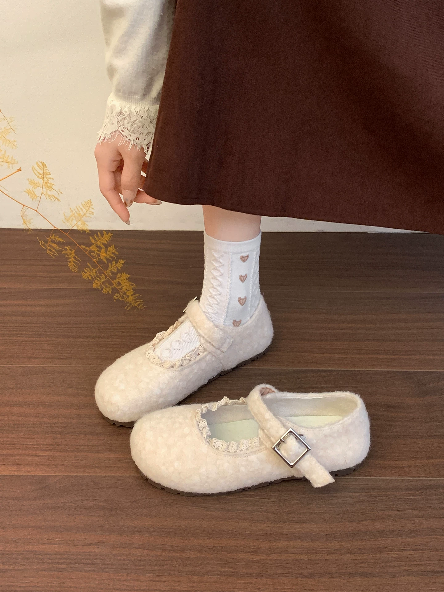 Giày bệt lông mềm màu xám cổ điển mũi tròn dành cho nữ, mẫu mới thu đông 2025, đa năng, phối chân váy, lót lông cừu, kiểu Mary Jane