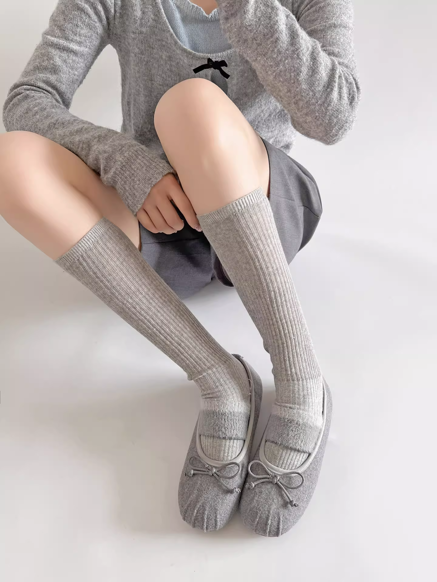 Giày Mary Jane đế mềm kiểu Pháp cổ điển màu xám dành cho nữ, mẫu thu đông 2025 mới, thích hợp phối cùng chân váy.