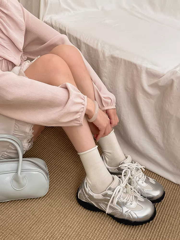 Giày thể thao đế dày phong cách retro đa năng dành cho nữ, giày thể thao tăng chiều cao nhẹ, kiểu dáng Đức, mới mùa thu 2025.