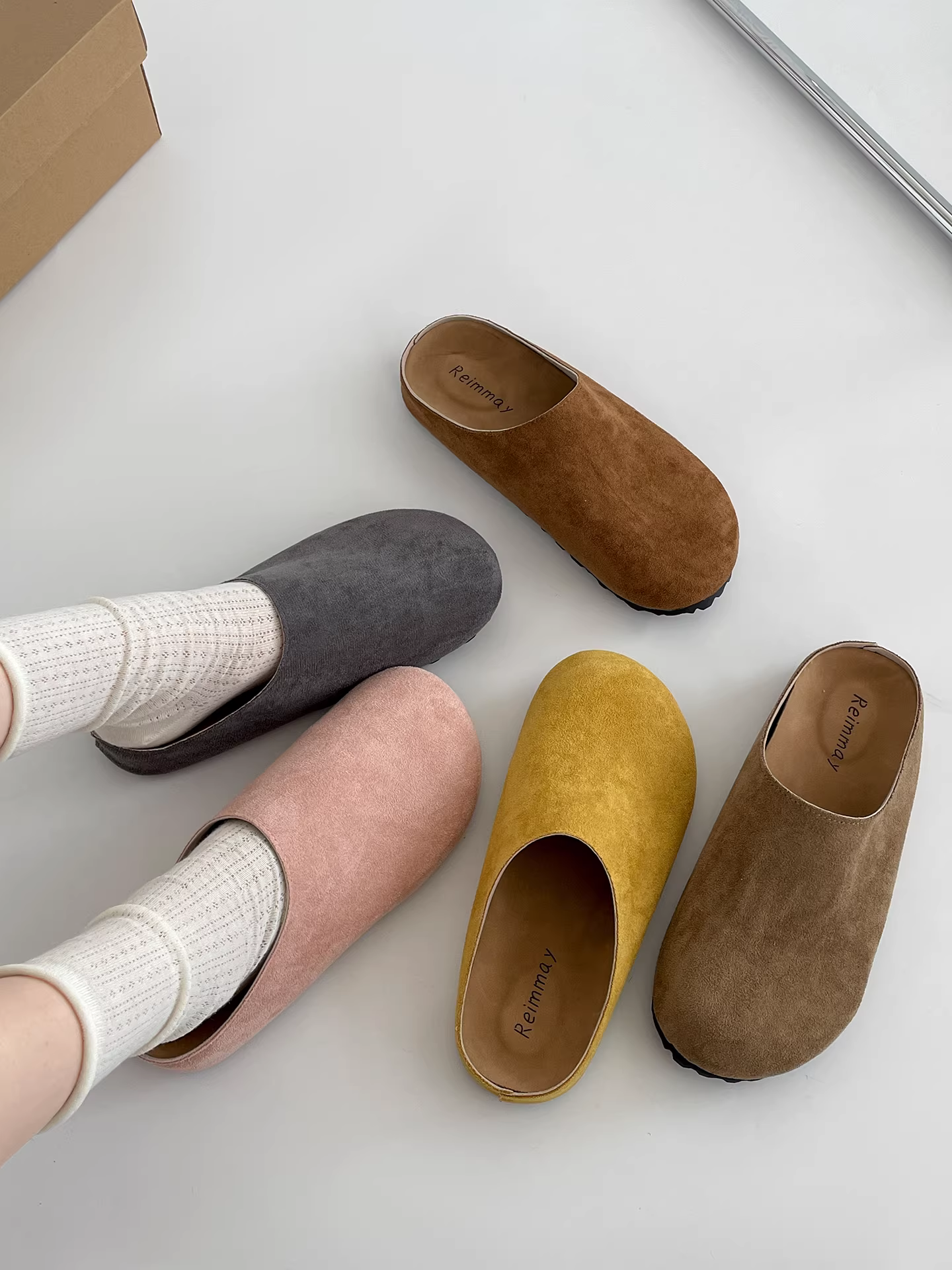 Phía Nam ở miền Nam: Dép đế bằng, mũi kín, tăng chiều cao kiểu cổ điển dành cho nữ, áo khoác ngoài mùa thu, giày Birkenstock đế mềm nửa dép mới năm 2025.