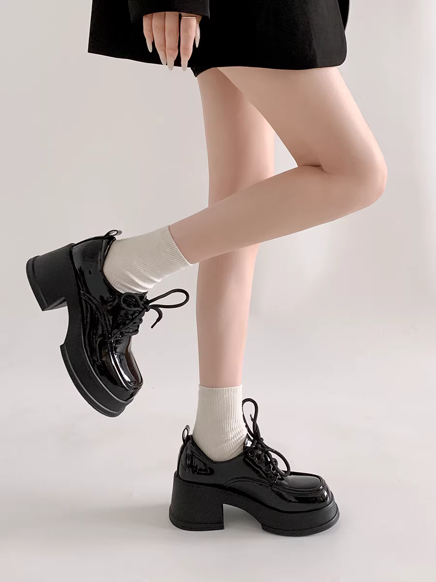 Giày da nữ đế dày kiểu retro Pháp đen, phong cách thu đông 2025 mới, phối cùng chân váy, kiểu Mary Jane.