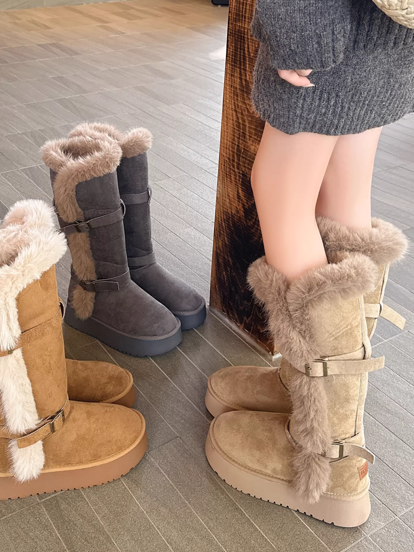 Giày bốt tuyết cao cổ đế dày màu xám cổ điển dành cho nữ, giày bông giữ ấm mùa đông mới năm 2025 dành cho vùng Đông Bắc.