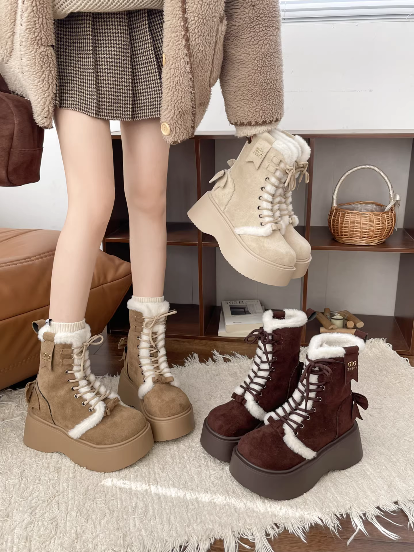 Giày bốt tuyết đế dày lót lông phong cách Đông Bắc dành cho nữ, mẫu mới mùa đông 2025, chống trơn trượt, ấm áp, kiểu cổ điển, chất liệu cotton.