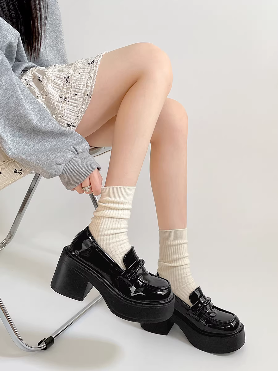 Giày da đế xuồng cao gót đen dành cho nữ, kiểu Anh, mùa thu mới 2025, kiểu lười không dây