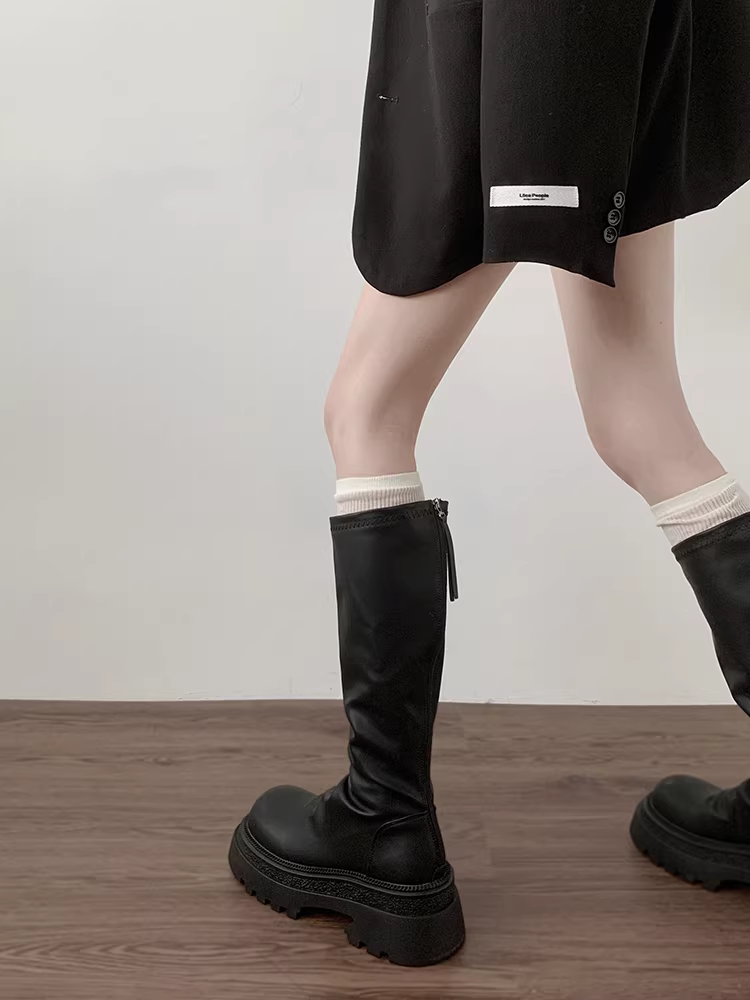 Giày bốt cao cổ đế dày màu đen dành cho nữ, kiểu dáng cổ điển mùa thu đông 2025, tăng chiều cao, tôn dáng, kiểu dáng đi cưỡi ngựa.