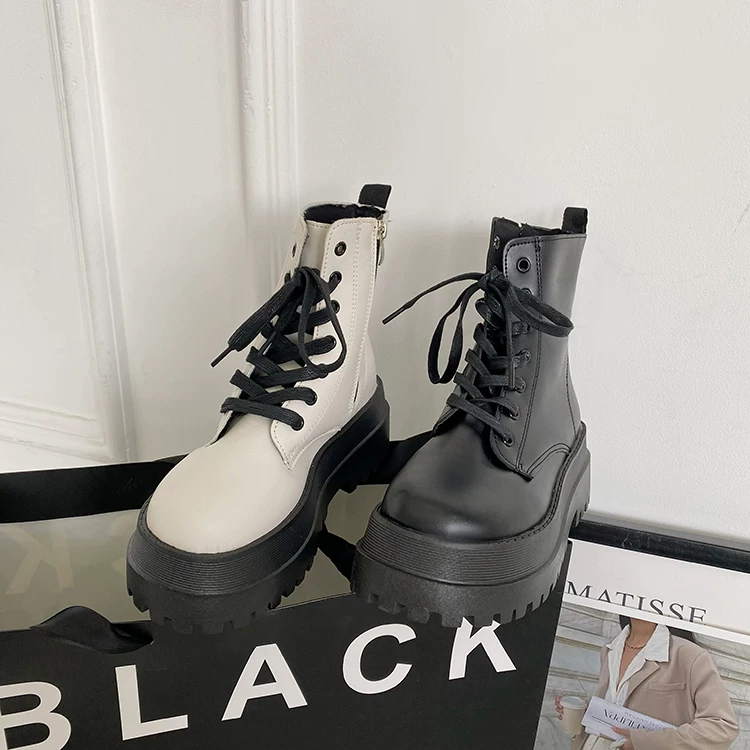 Giày bốt Martin đế dày 2025 dành cho nữ, kiểu buộc dây, tăng chiều cao, dành cho người nhỏ nhắn, phong cách Anh quốc mùa thu đông, kiểu dáng ôm sát mắt cá chân.