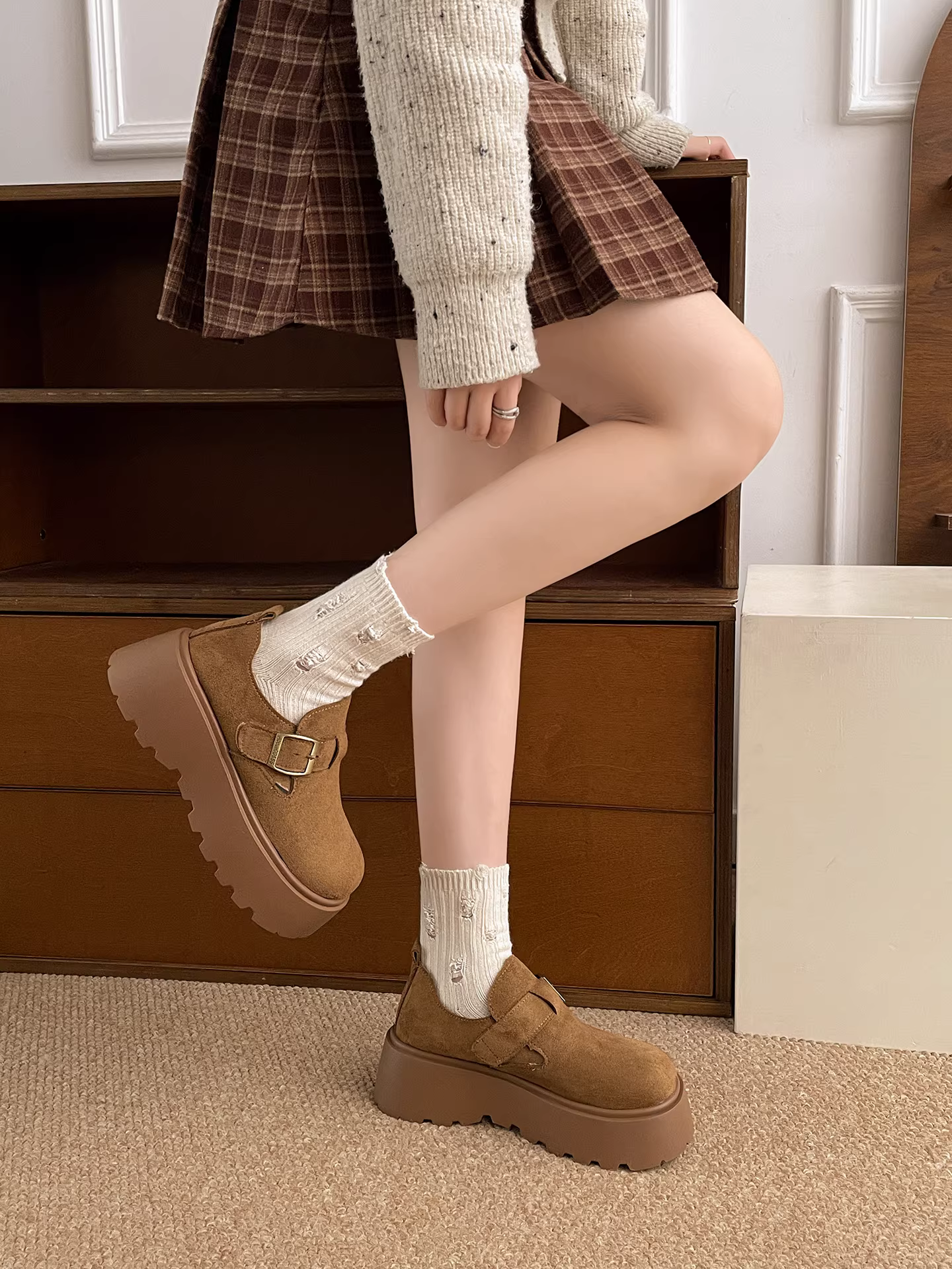 Giày Birkenstock đế dày phong cách Pháp màu nâu cổ điển dành cho nữ 2025 mới mùa thu đông ấm áp bên ngoài giày cotton chống trượt