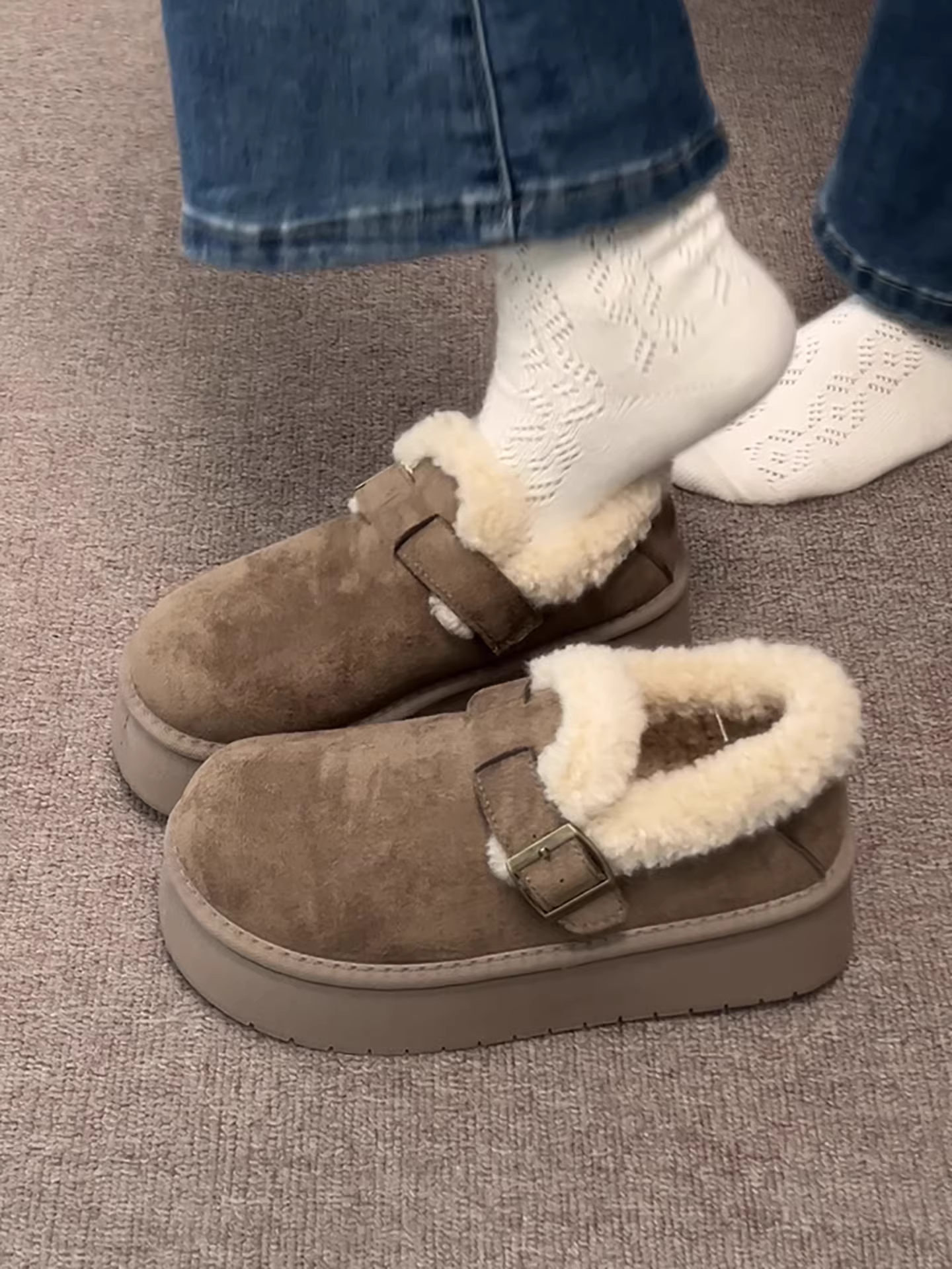 Giày nữ kiểu Birkenstock đế dày lót lông cừu, kiểu dáng cổ điển, mùa đông 2025, chống trơn trượt, giữ ấm, tăng chiều cao, đi tuyết.