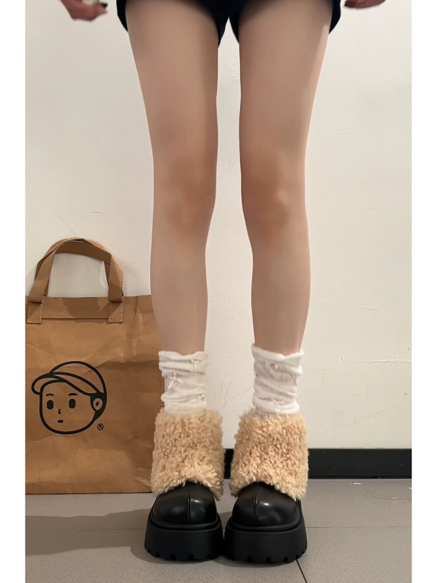 Giày bốt nữ đế xuồng dày, lót lông cừu nâu, chống trơn, đế cao, giữ ấm mùa đông 2025, tăng chiều cao, chất liệu bông mềm mại