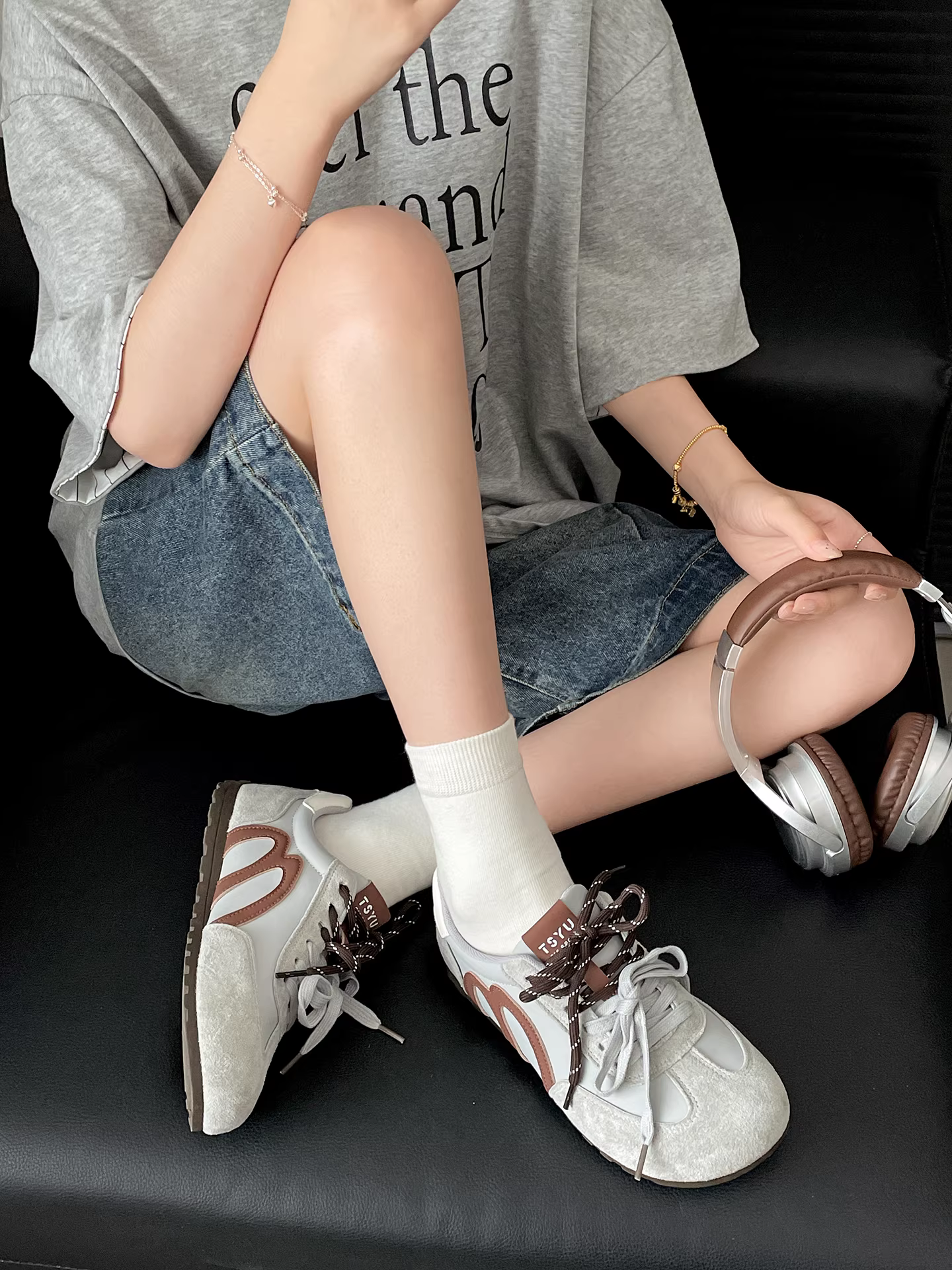 Giày thể thao Đức đế dày tăng chiều cao kiểu retro nâu dành cho nữ, mẫu mới thu đông 2025, đa năng, phong cách Forrest Gump.