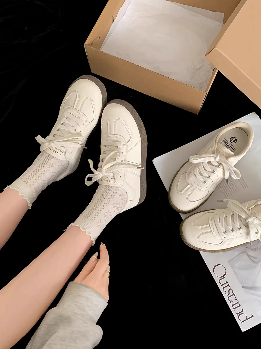 Giày thể thao nữ đế dày kiểu cổ điển Đức, màu trắng, mùa thu mới 2025, đa năng, phong cách thường ngày, cổ thấp.