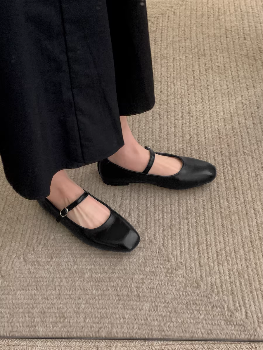 Giày bệt mũi vuông đen kiểu Pháp cổ điển dành cho nữ, kiểu dáng mùa thu mới 2025, phối cùng chân váy, đế mềm, kiểu Mary Jane