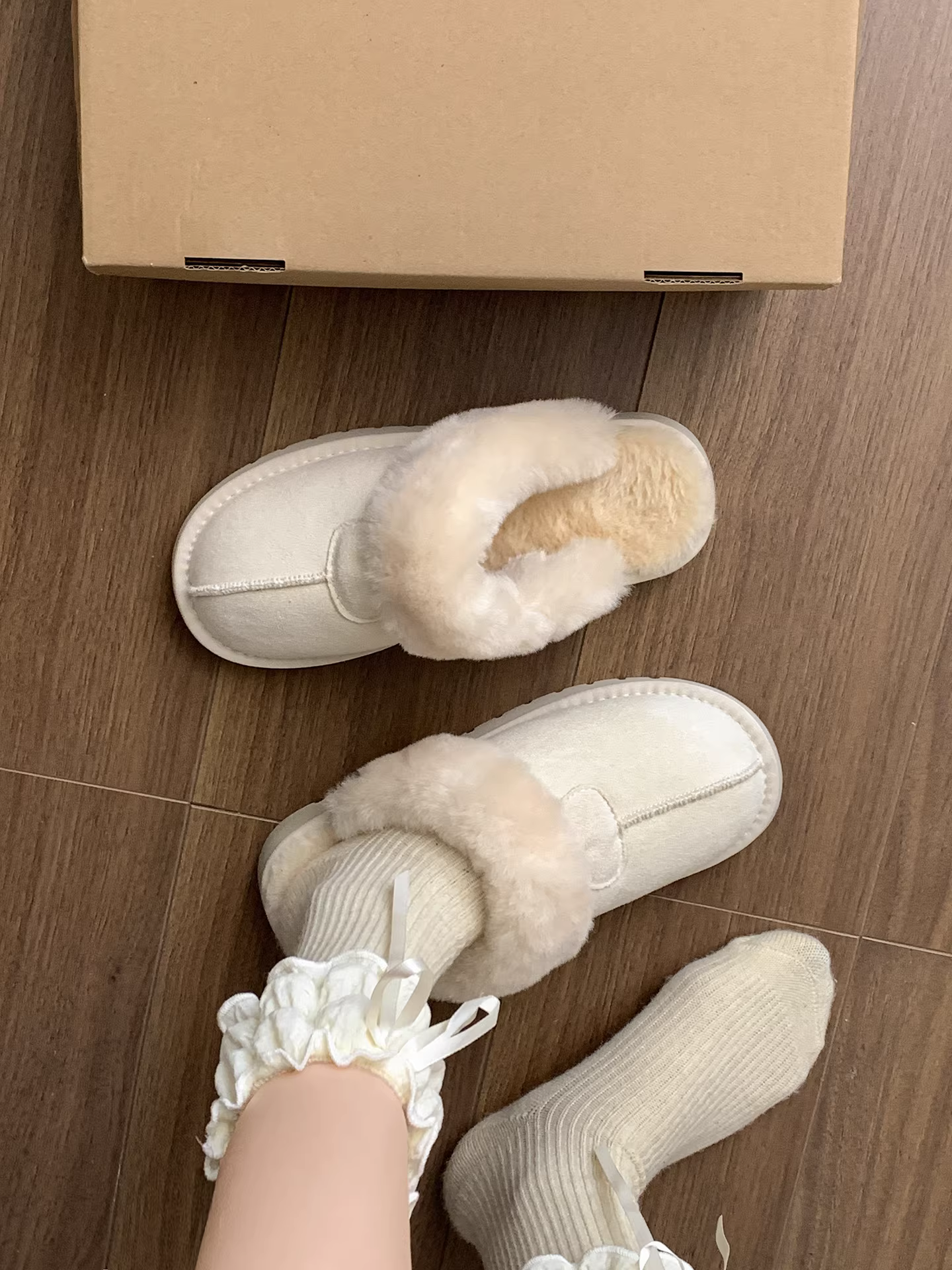 Dép lông dày đế dày chống trơn kiểu cổ điển Nanzai dành cho nữ, dùng ngoài trời mùa đông, dép bông ấm áp mới năm 2025.