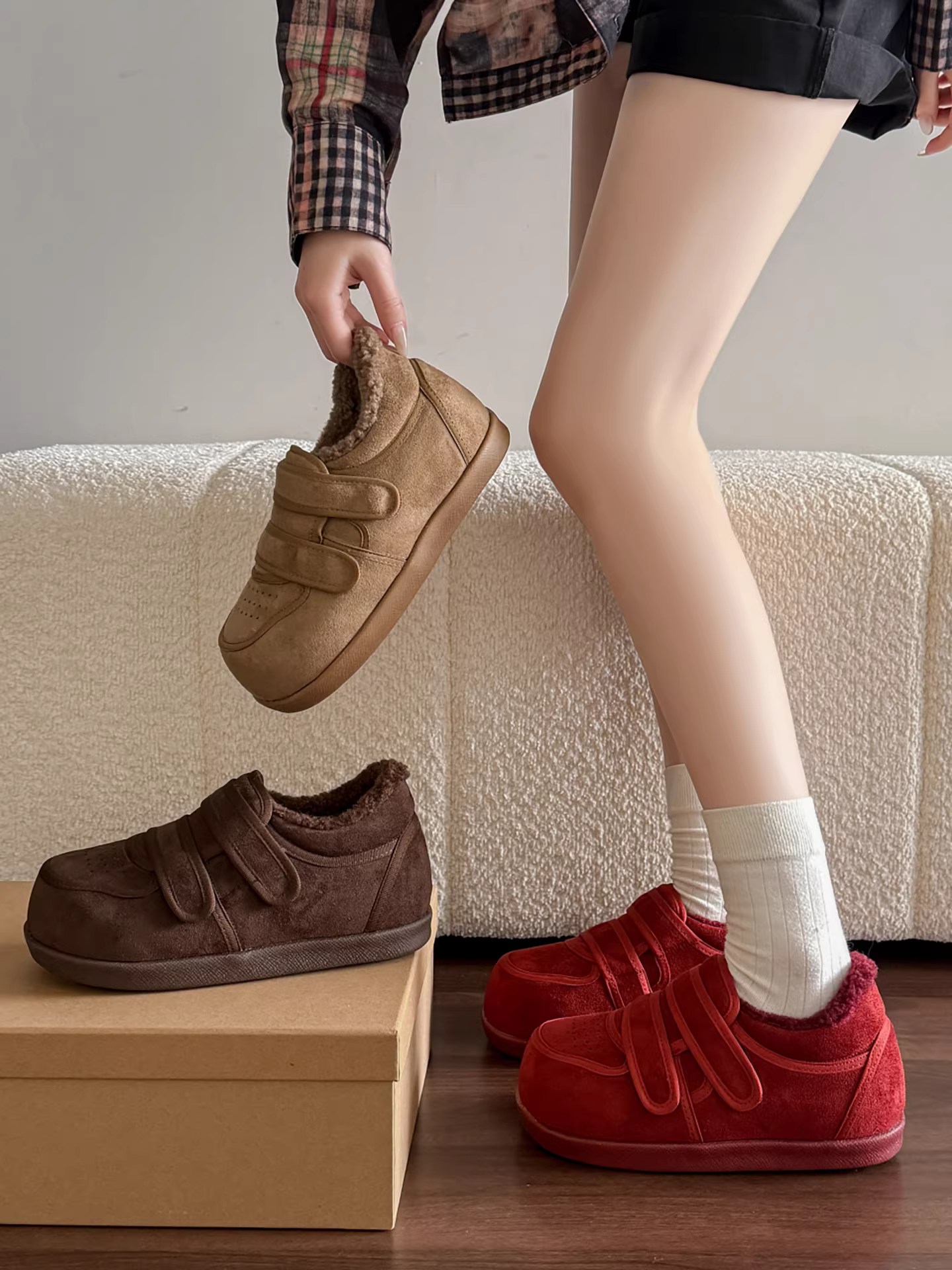 Giày cotton dày dặn giữ ấm đế cao tăng chiều cao kiểu retro dành cho nữ mùa đông 2025, đa năng, đi ngoài trời, lót lông cừu, kiểu giày tập luyện Đức