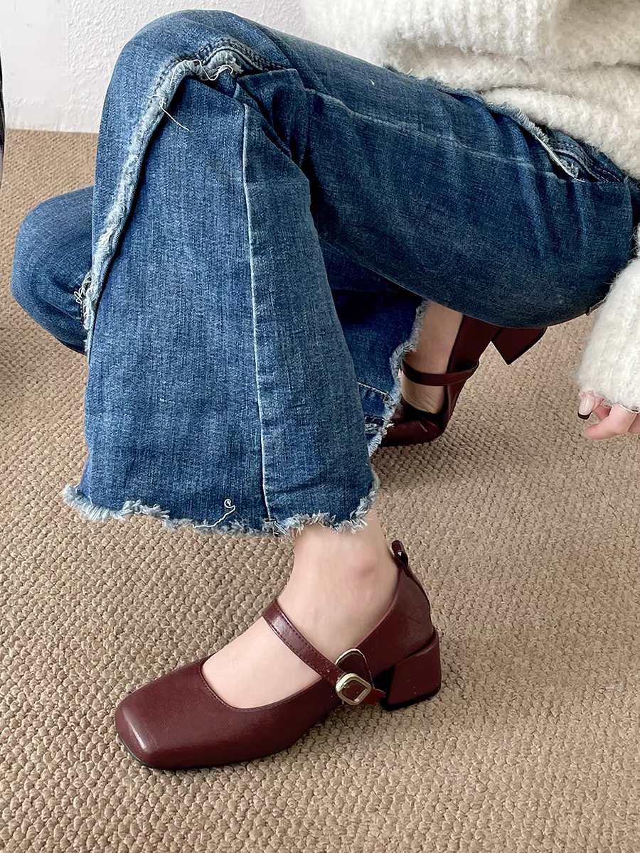 Giày Mary Jane da nhỏ mũi tròn kiểu Pháp cổ điển dành cho nữ, phong cách thu mới 2025, phối cùng chân váy.