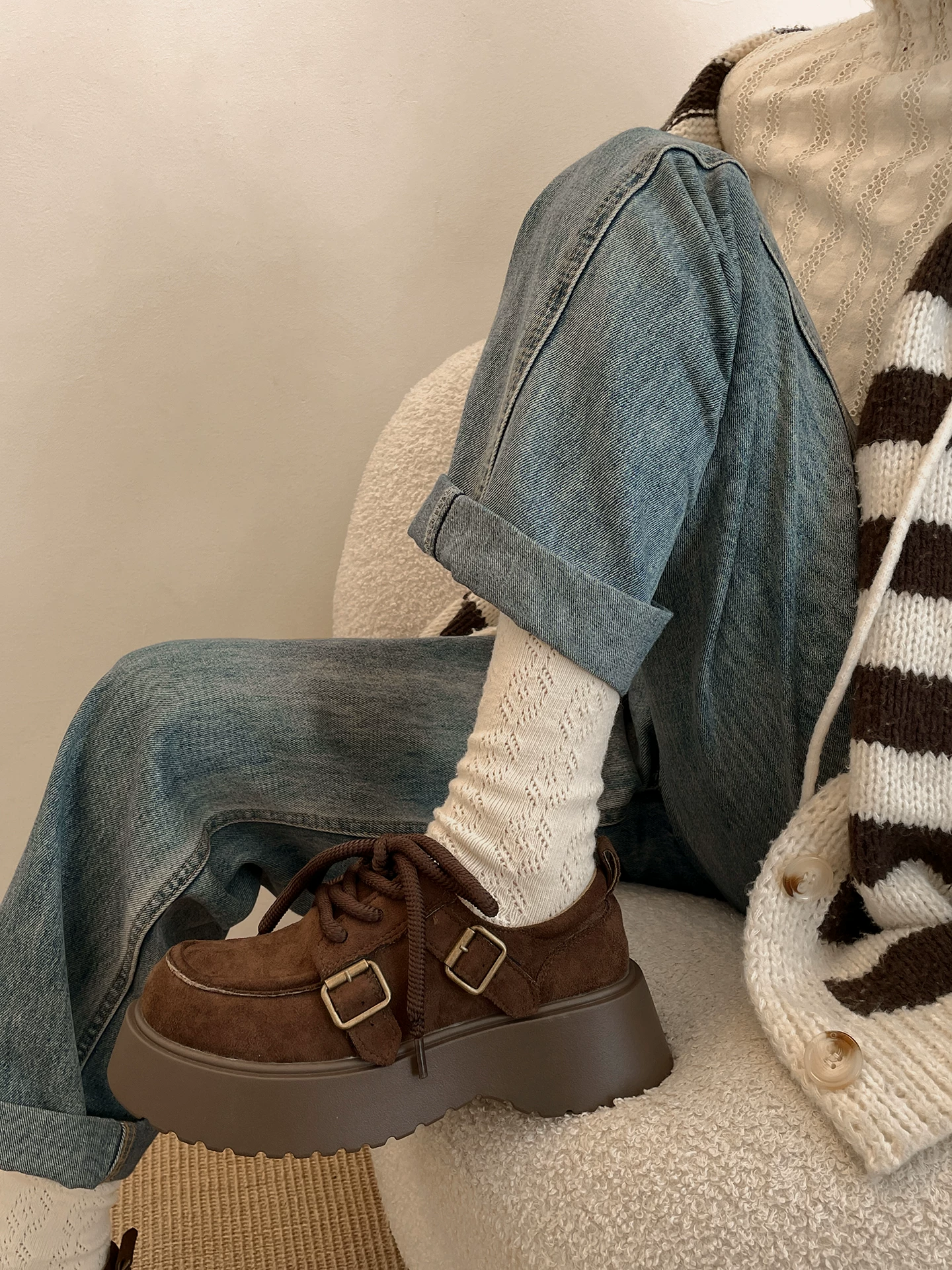 Giày Birkenstock đế dày tăng chiều cao kiểu retro Nam Trung Quốc dành cho nữ 2025, mẫu mới mùa thu, đa năng, mũi tròn, đế mềm