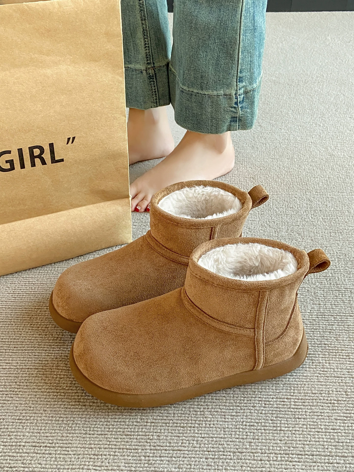 Giày bốt đi tuyết đế dày chống trượt lót lông cừu phong cách Đông Bắc dành cho nữ 2025 Giày cotton đế mềm kiểu Birkenstock mới mùa đông ngoài trời ấm áp