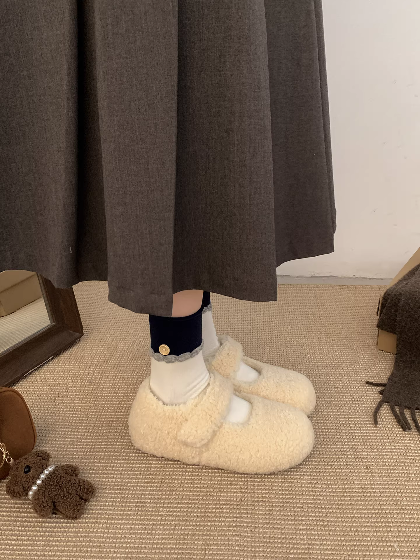 Giày Mary Jane đế dày phong cách retro phổ biến dành cho nữ, áo khoác ngoài mùa đông, kiểu mới 2025, tăng chiều cao, chống trơn trượt, lót lông cừu, giày cotton ấm áp