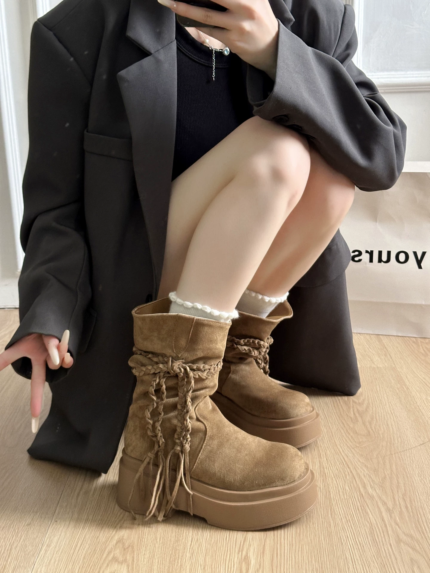 Giày bốt đế dày màu kaki đa năng kiểu retro dành cho nữ, mẫu mới thu đông 2025, tăng chiều cao, tôn dáng, kiểu Birkenstock, dáng lười, cổ ngắn