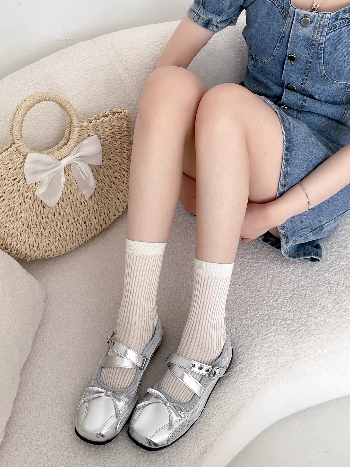 Giày nữ đế dày mũi tròn kiểu Pháp cổ điển màu bạc, mẫu mới thu đông 2025, giày Mary Jane đa năng phối chân váy.