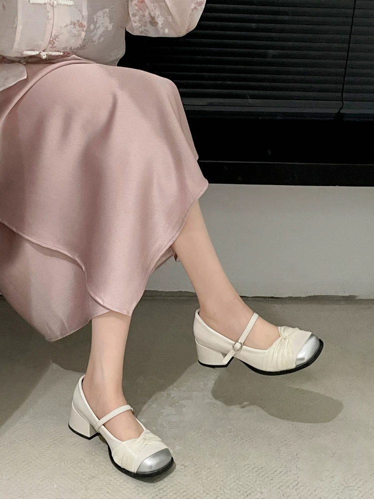 Giày cao gót đế dày kiểu tiên nữ Pháp màu trắng dành cho nữ, kiểu thu mới 2025, phù hợp với chân váy, giày Mary Jane mũi vuông.