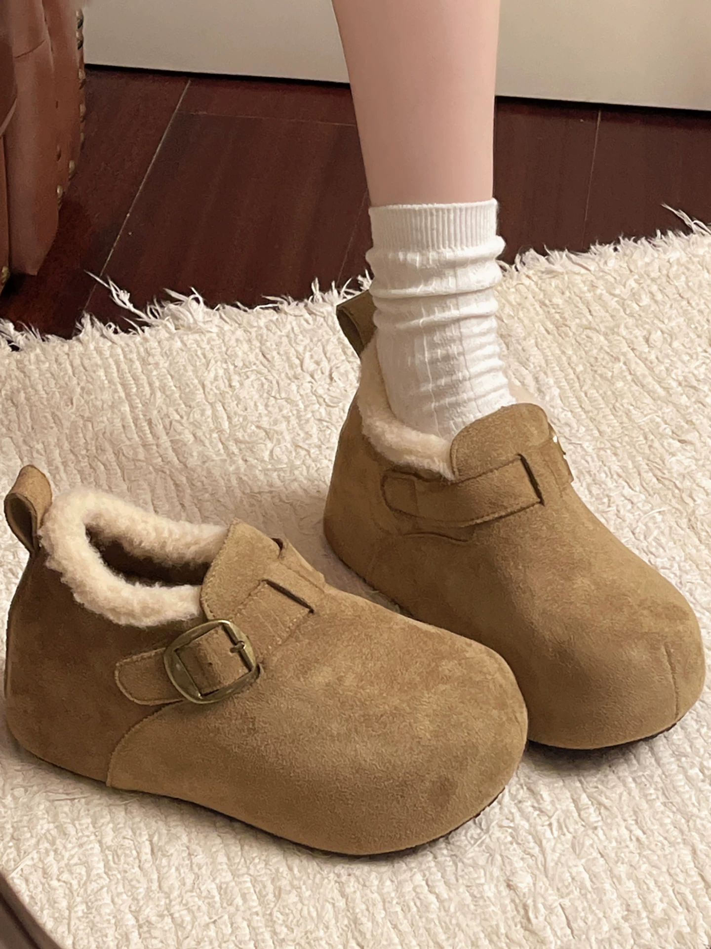 Giày bông tuyết đế dày kiểu Pháp màu nâu cổ điển dành cho nữ mùa đông 2025 kiểu mới, giữ ấm, lót lông cừu, dày dặn, kiểu Birkenstock