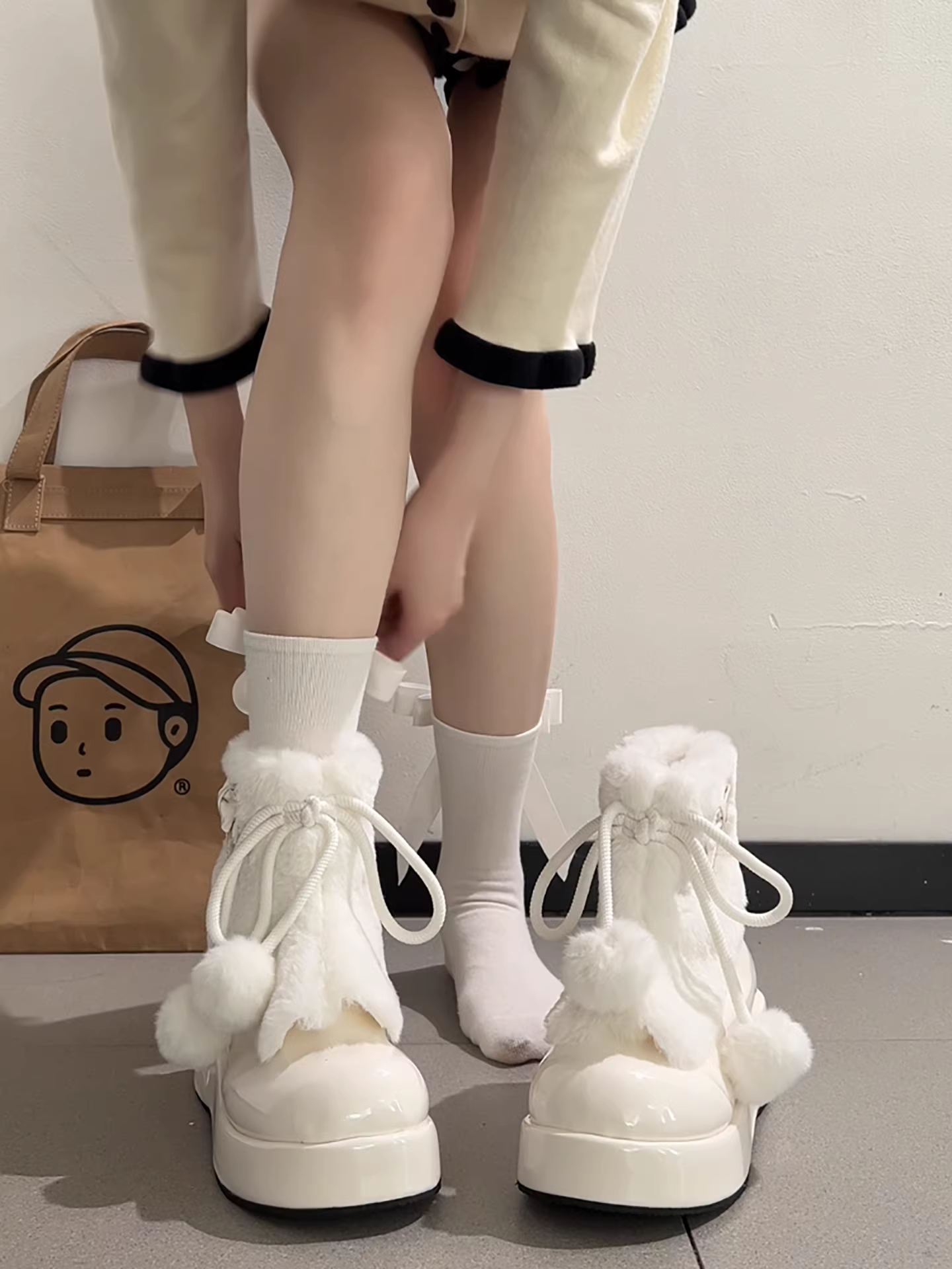 Giày bốt tuyết nữ đế dày chống trơn, lông nhung trắng cổ điển, kiểu mới mùa đông 2025, tăng chiều cao, giữ ấm, lót lông dày