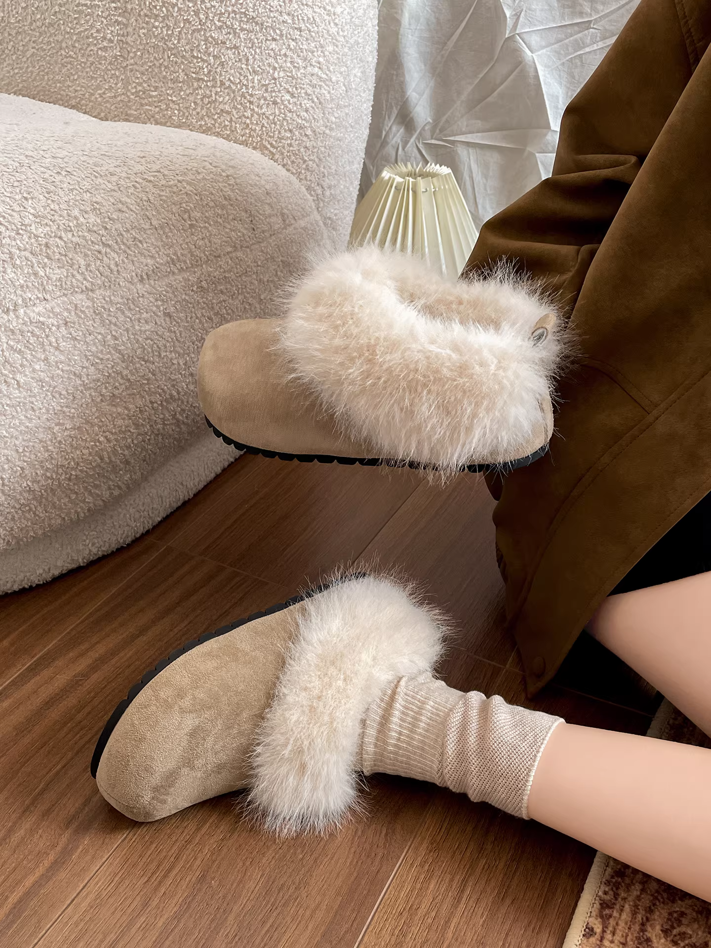 Dép nửa kín kiểu Birkenstock đế dày lót lông cừu retro dành cho nữ, dép bông ấm áp mùa đông ngoài trời mới năm 2025