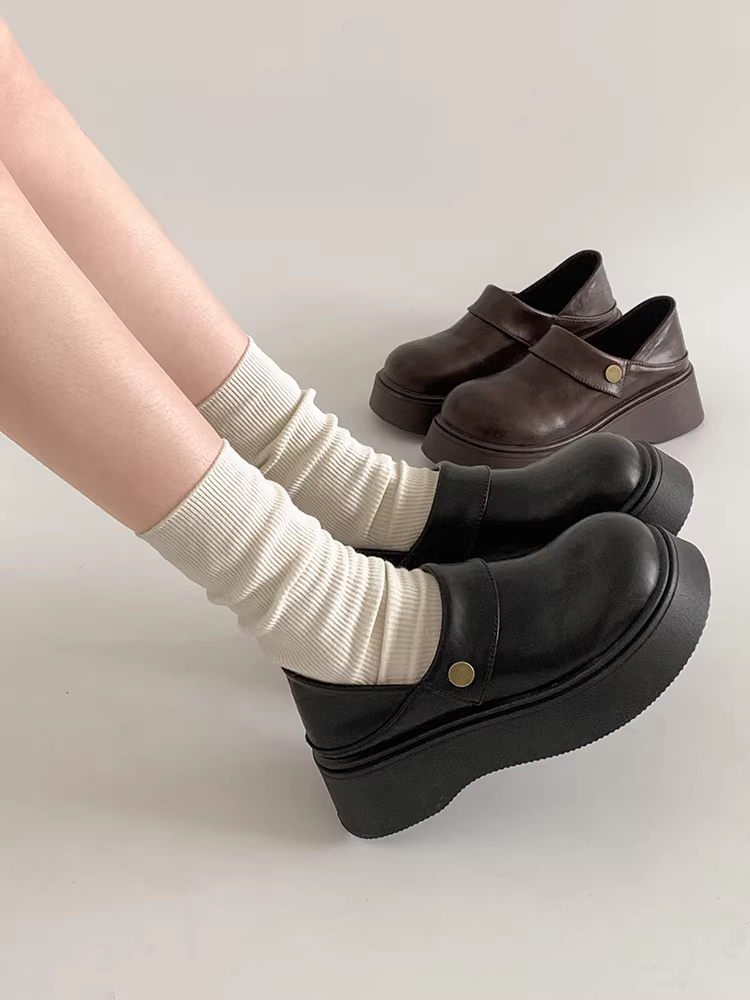 Giày da đế dày kiểu Anh cổ điển, mũi tròn, tăng chiều cao dành cho nữ, kiểu thu mới 2025, phối cùng chân váy, kiểu giày lười Pháp