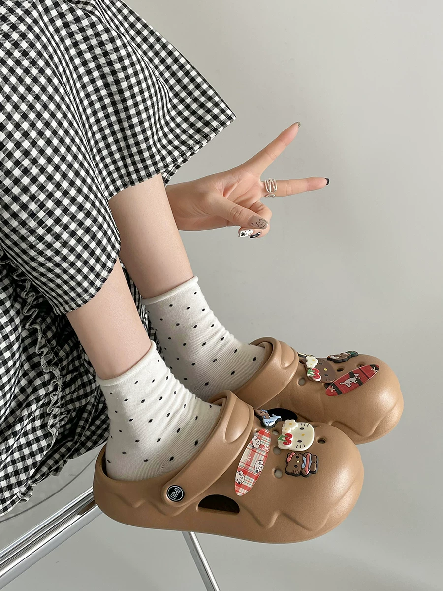Dép clog đế dày siêu hot của người nổi tiếng mạng xã hội, mẫu mới hè 2025, đi ngoài trời, dễ thương và thoải mái, kiểu kín mũi.