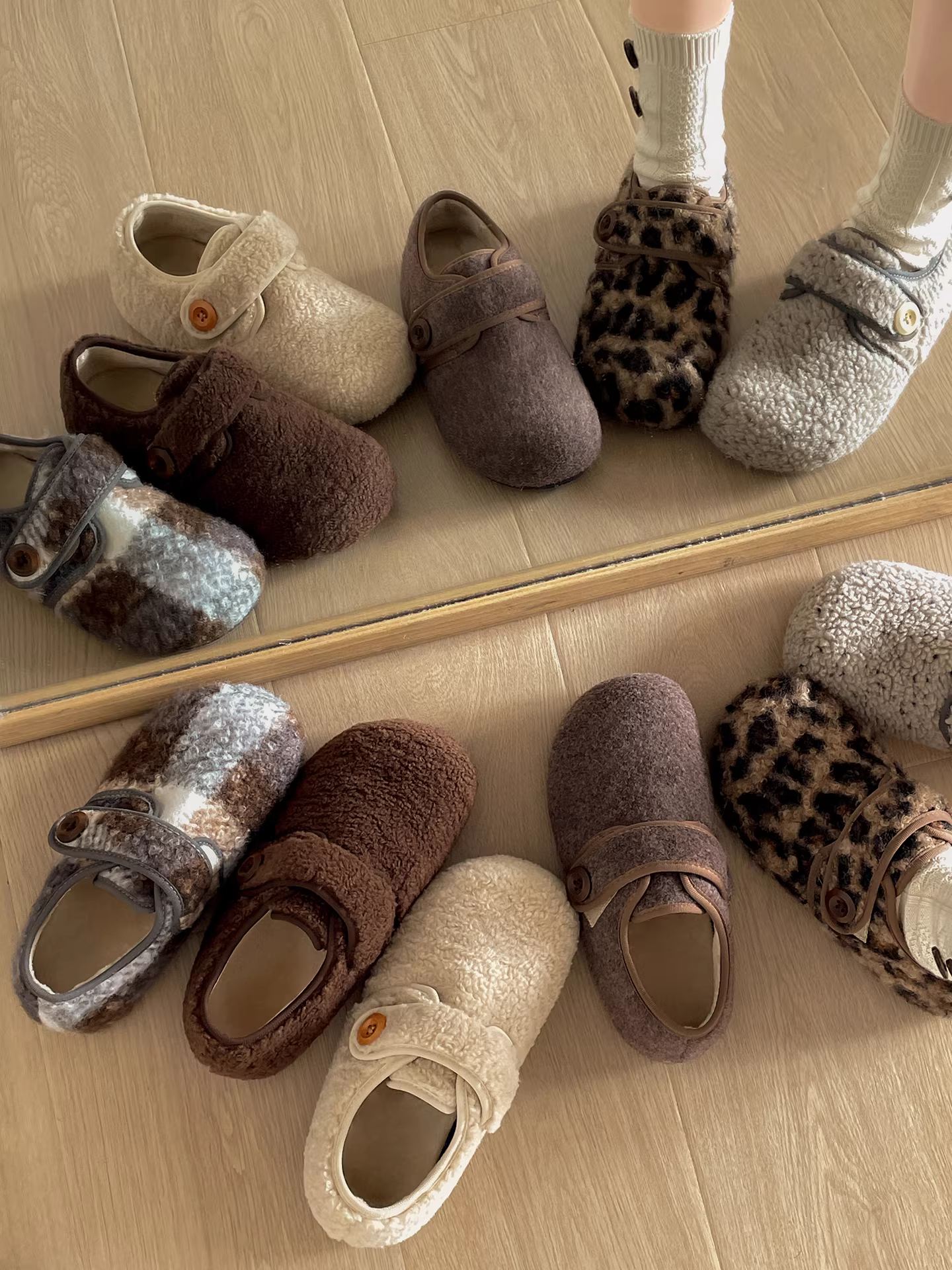 Giày Birkenstock đế dày, lót lông dày dặn, kiểu cổ điển màu trắng dành cho nữ, mẫu mới mùa đông 2025, giữ ấm, tăng chiều cao, đi ngoài trời.