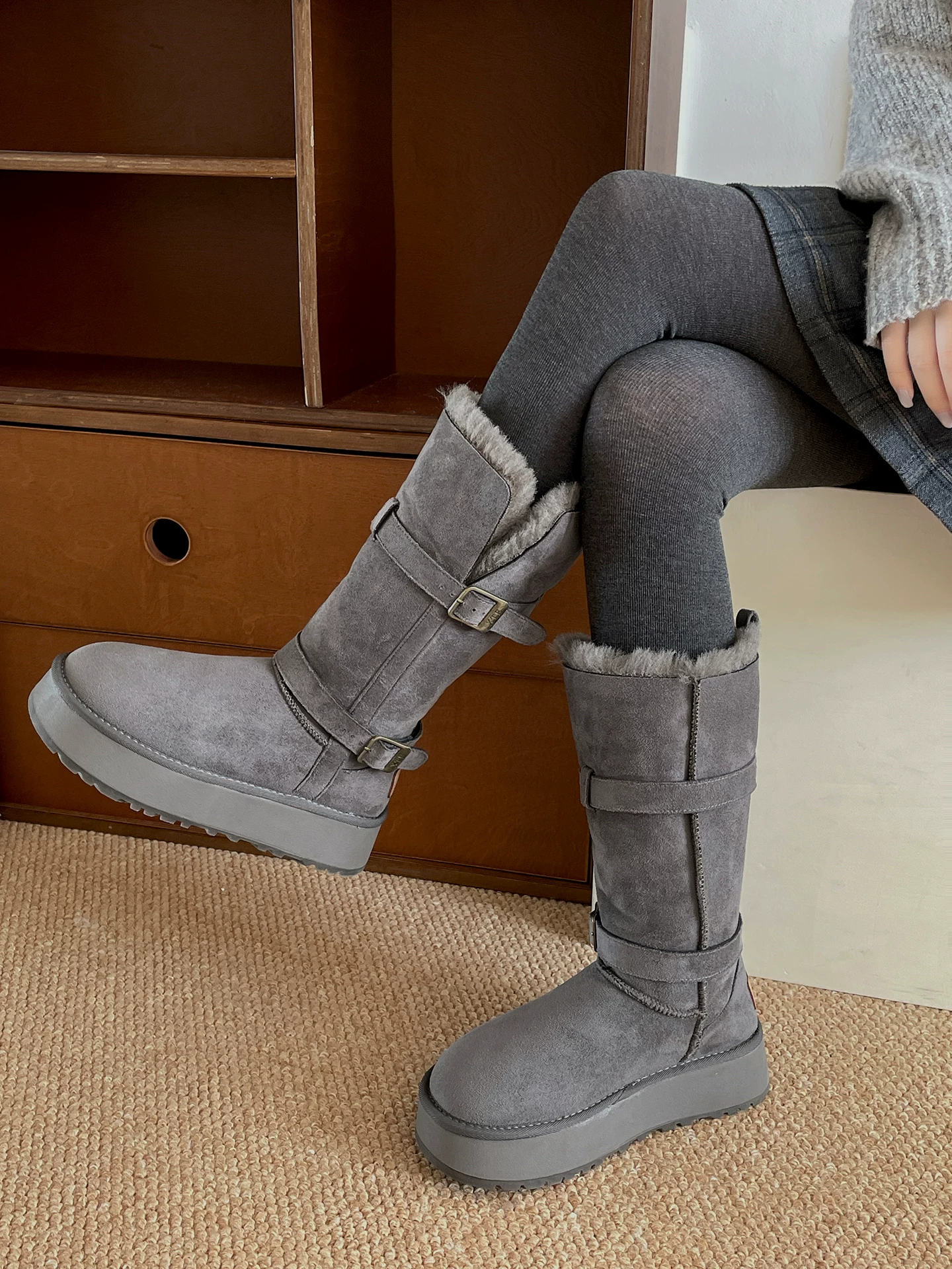 Giày bốt tuyết đế dày lót lông cừu kiểu retro dành cho nữ, giày cotton giữ ấm mùa đông kiểu Birkenstock mới năm 2025 dành cho vùng Đông Bắc.