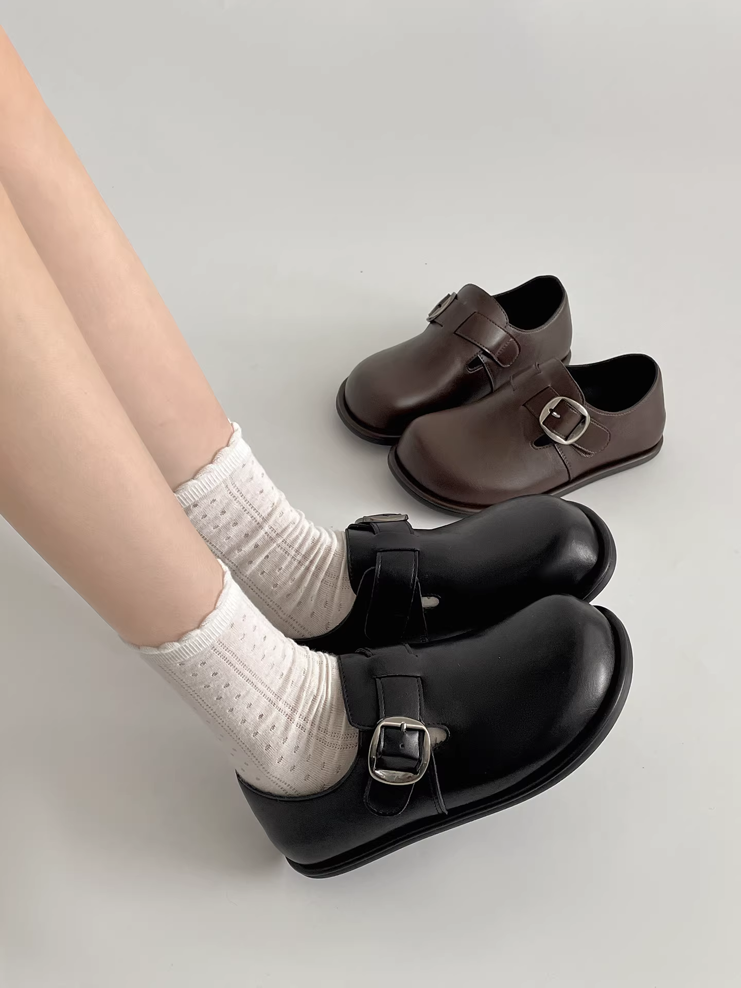 Giày nữ đế dày kiểu Birkenstock màu nâu cổ điển, tăng chiều cao, mẫu thu đông 2025 mới, giày đa năng phong cách Pháp, phối cùng chân váy.