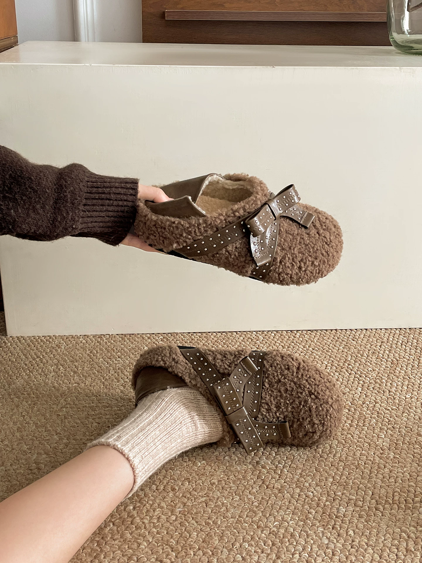 Giày lông trắng dày dặn giữ ấm đế platform dành cho nữ, mẫu mới mùa đông 2025, đi ngoài trời, tăng chiều cao, chống trơn trượt, đế mềm, chất liệu cotton