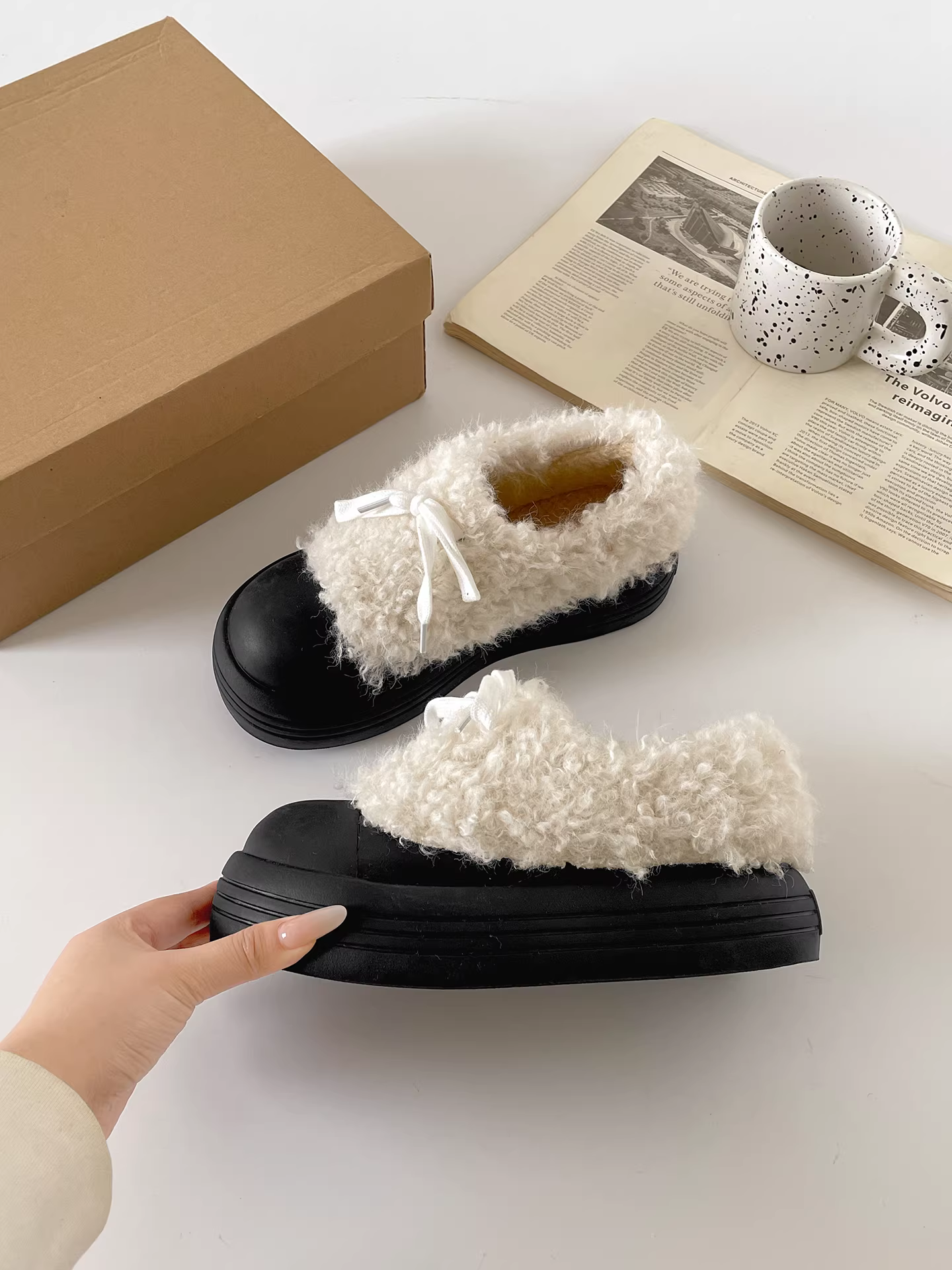 Giày bốt lông dày đế dày phong cách retro Nam Trung Quốc dành cho nữ 2025, giày mùa đông mới lót lông cừu dày giữ ấm bằng cotton.