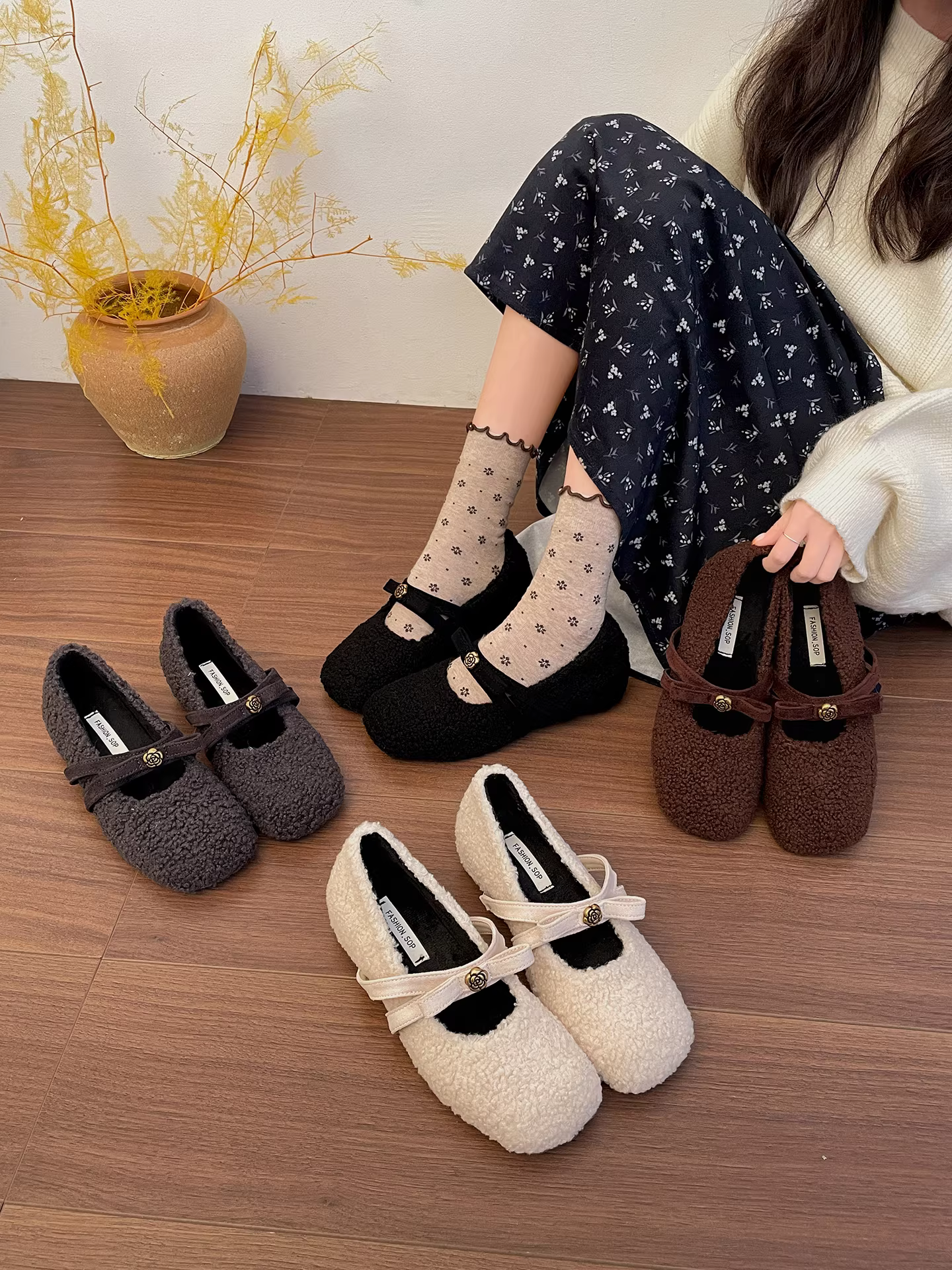 Giày lông dày đế dày kiểu Pháp cổ điển màu đen dành cho nữ, giày mùa thu đông ấm áp mới năm 2025 có lớp lót lông mềm, kiểu Mary Jane.