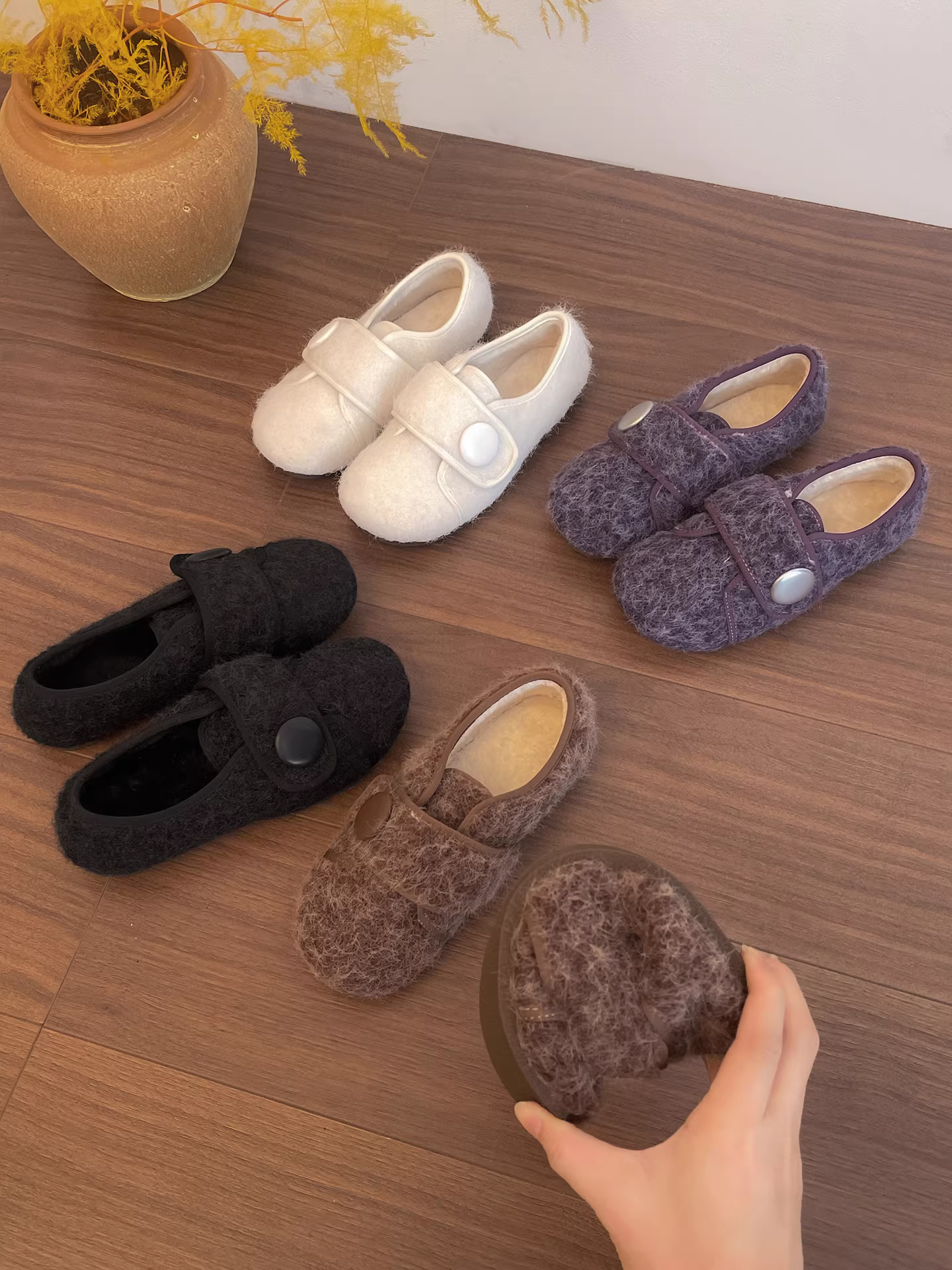 Giày bông lót lông dày đế dày phong cách retro Nam Trung Quốc dành cho nữ 2025, giữ ấm mùa đông, đi ngoài trời, chống trơn trượt.