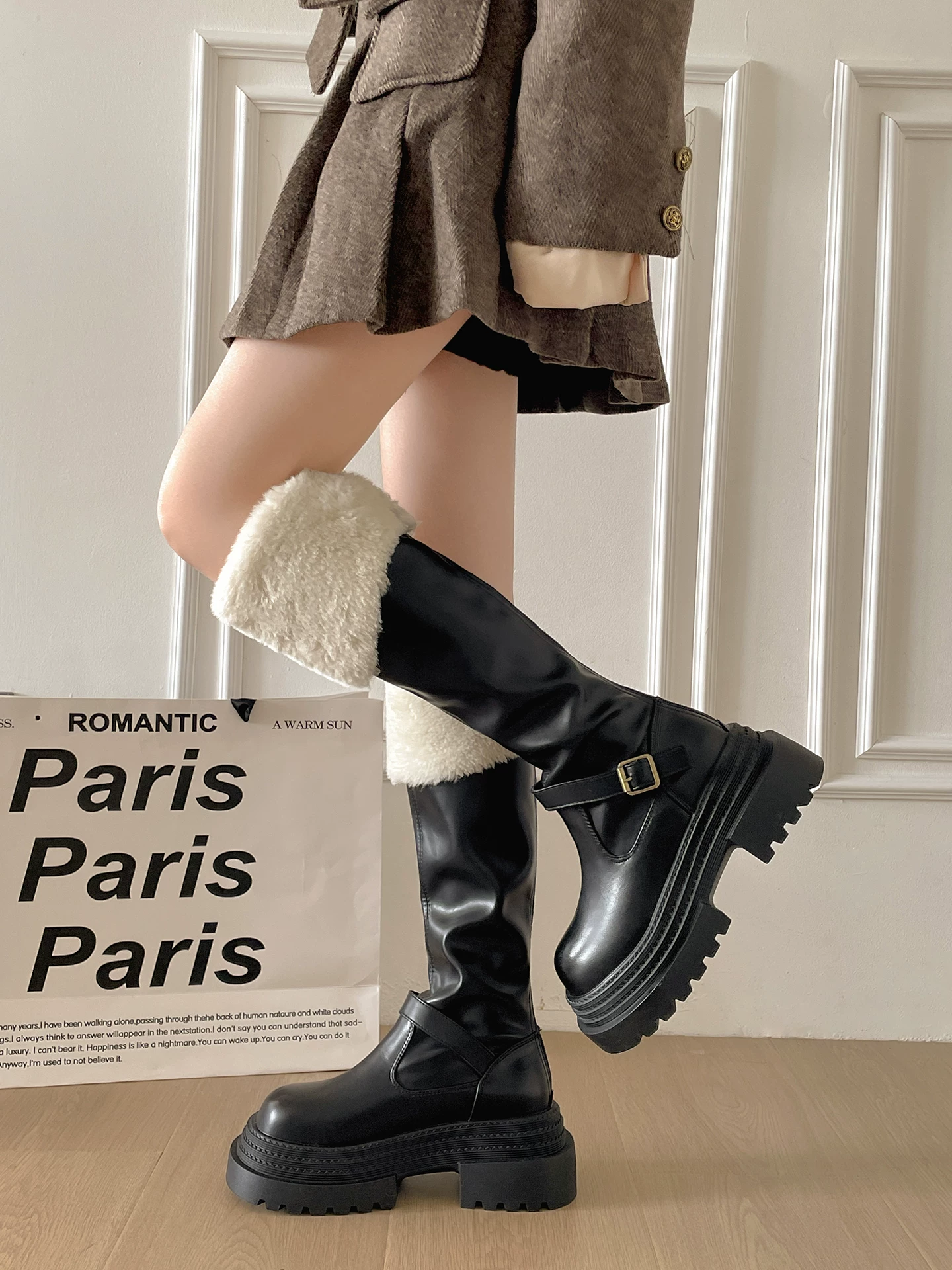 Giày bốt tuyết nữ đế dày lót lông ấm áp kiểu Anh, tăng chiều cao, chống trơn trượt, chất liệu bông dày dặn, mẫu mới mùa đông 2025