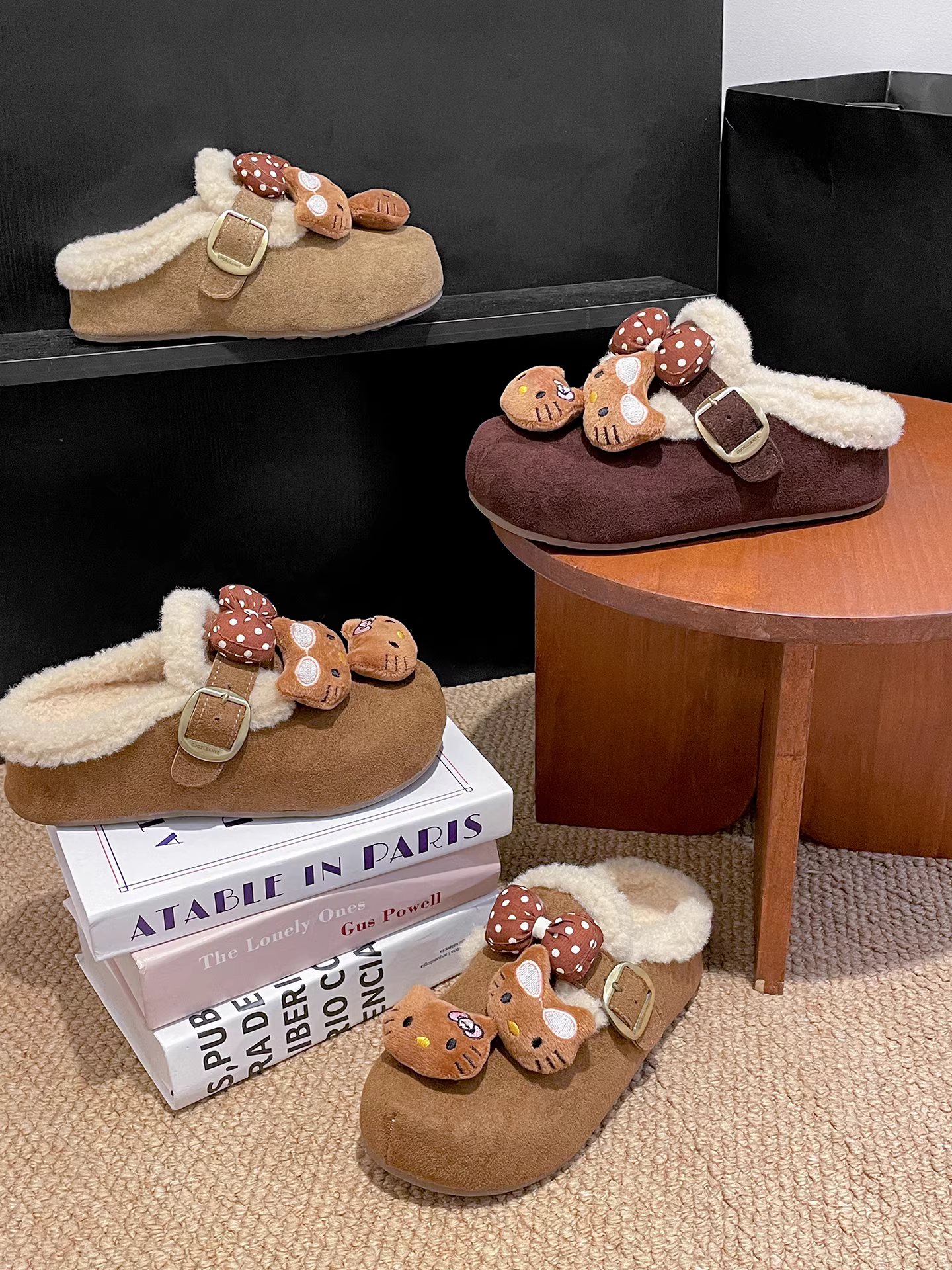 Giày dép Birkenstock lông mềm đế dày kiểu hoạt hình thời trang dành cho nữ, mẫu mới mùa đông 2025, giữ ấm, tăng chiều cao, đi ngoài trời, chất liệu bông lông mềm mại