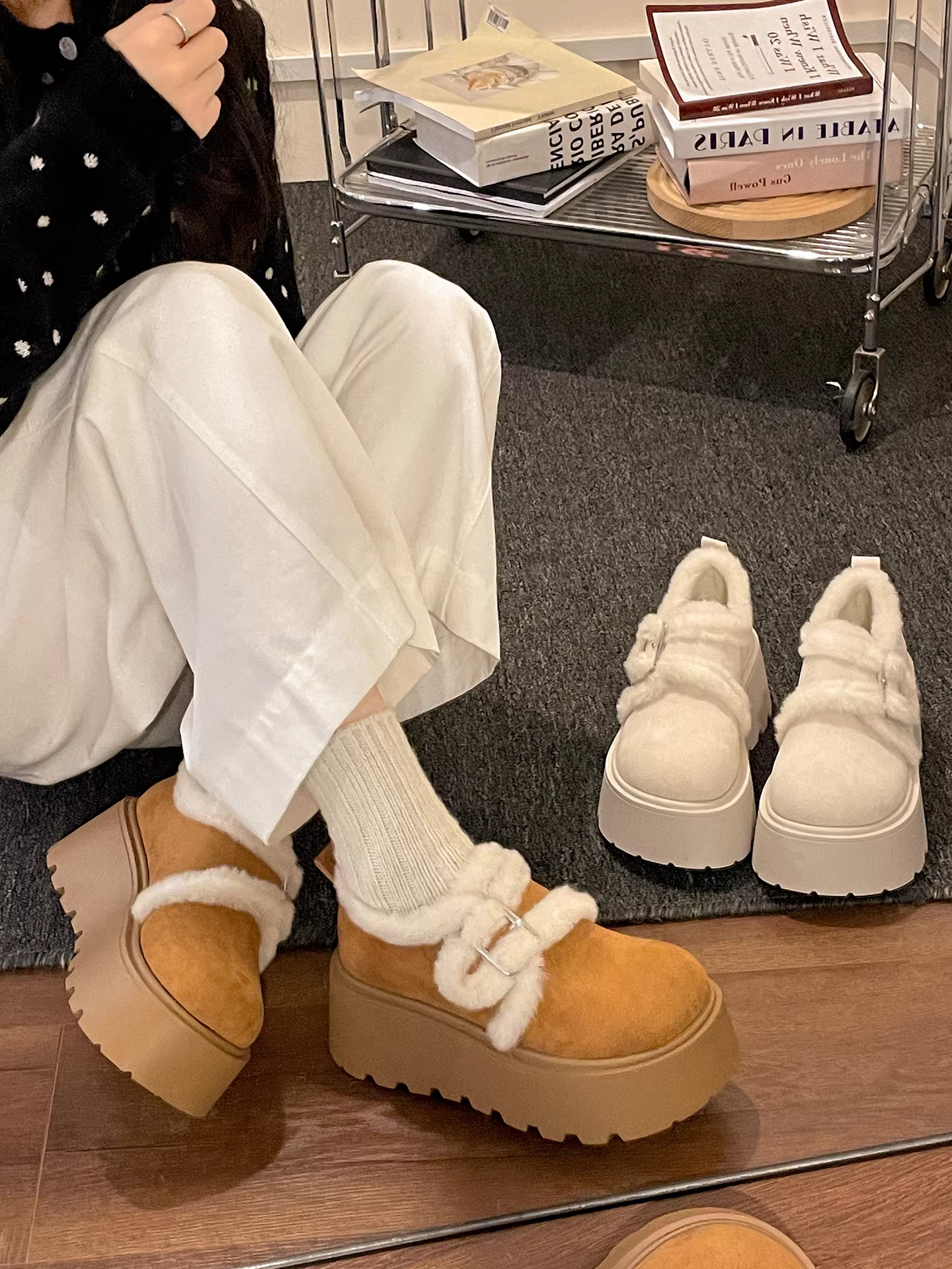 Giày Birkenstock đế dày giữ ấm lót lông cừu kiểu cổ điển dành cho nữ, giày bông lông dày giữ ấm tăng chiều cao mùa đông mới 2025.