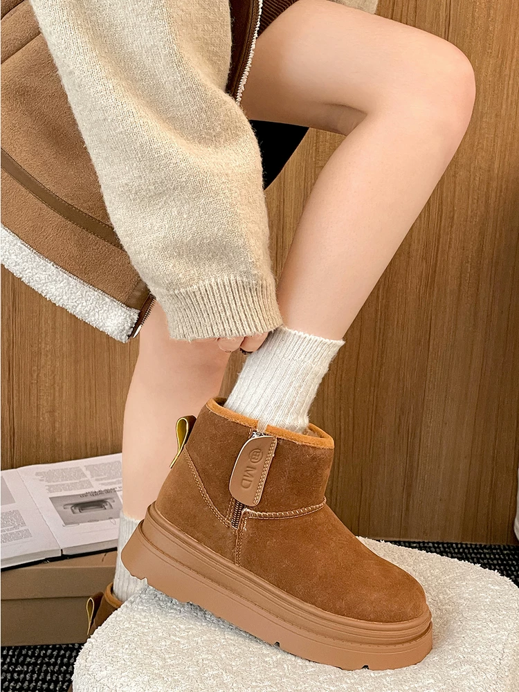 Giày bốt nữ đế dày, tăng chiều cao, lót lông cừu giữ ấm, kiểu Birkenstock, chất liệu cotton dày dặn, mẫu mới mùa đông 2025.