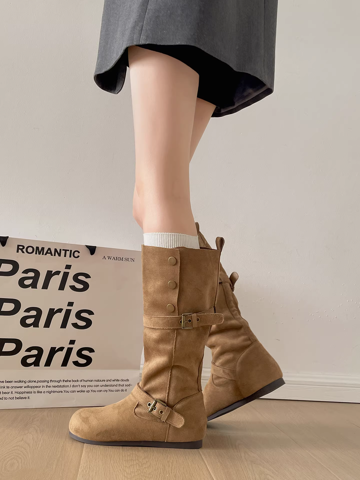 Giày bốt nữ đế dày kiểu Anh cổ điển, tăng chiều cao bên trong, mẫu mới thu đông 2025, kiểu dáng thon gọn và đa năng, kiểu Birkenstock