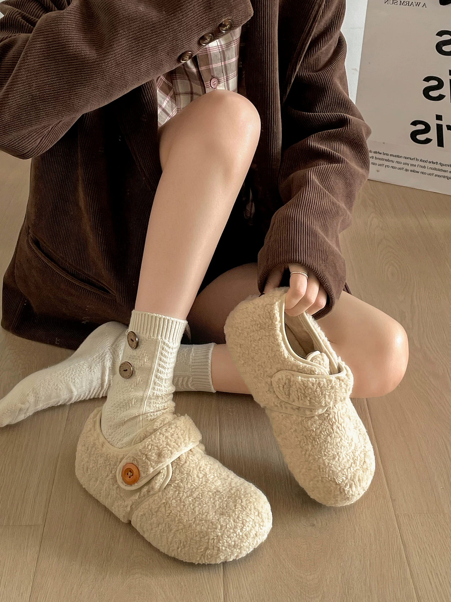 Giày Birkenstock đế dày, lót lông dày dặn, kiểu cổ điển màu trắng dành cho nữ, mẫu mới mùa đông 2025, giữ ấm, tăng chiều cao, đi ngoài trời.