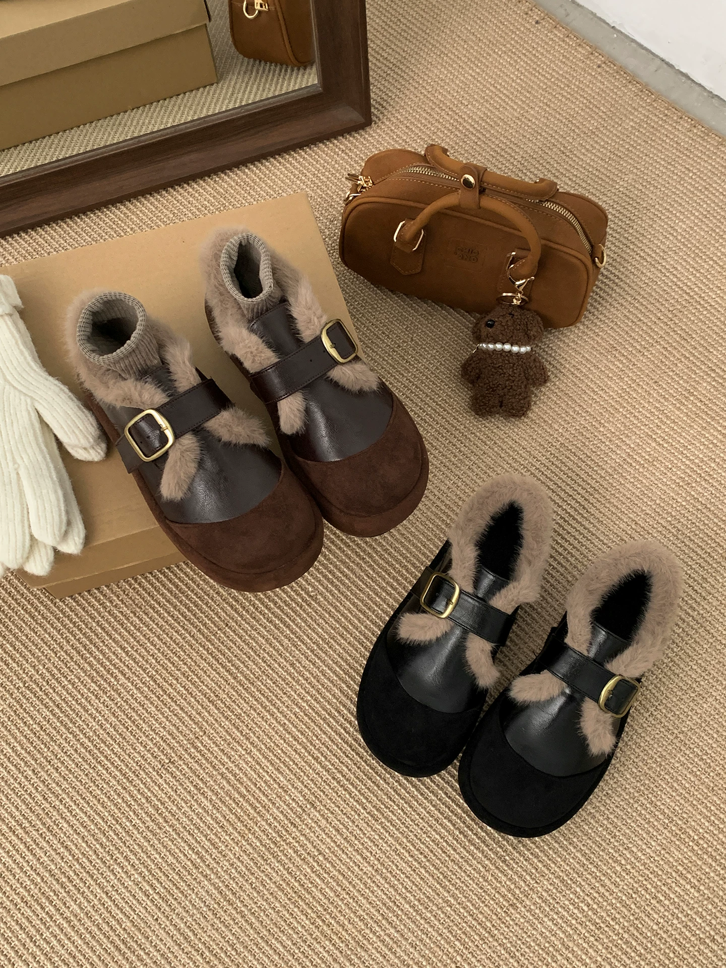 Giày bông đế dày giữ ấm kiểu retro màu nâu dành cho nữ, mặc ngoài trời mùa đông, kiểu dáng mới 2025, giày Birkenstock lông thú tăng chiều cao.