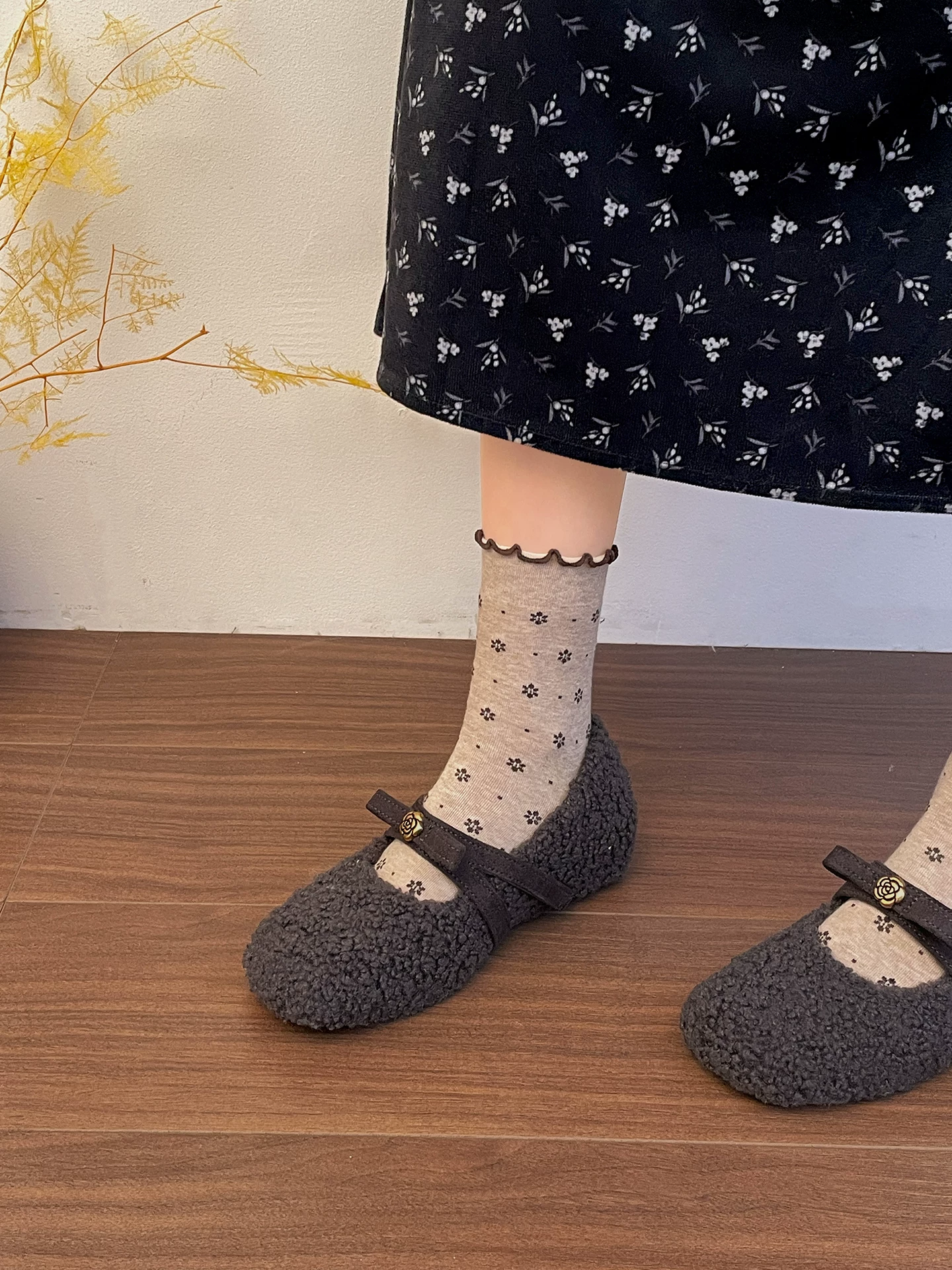 Giày lông dày đế dày kiểu Pháp cổ điển màu đen dành cho nữ, giày mùa thu đông ấm áp mới năm 2025 có lớp lót lông mềm, kiểu Mary Jane.