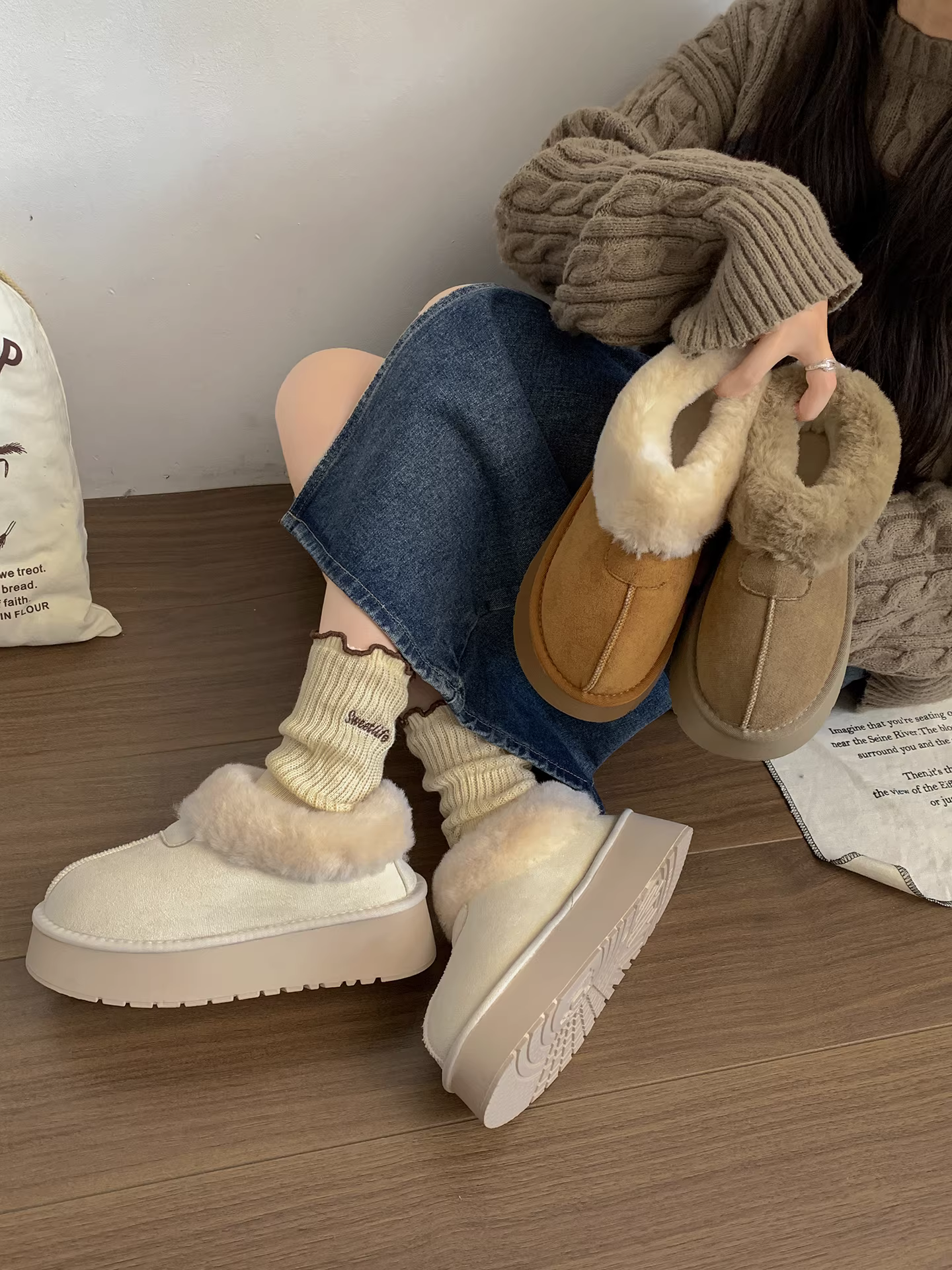 Giày bốt tuyết đế dày cổ điển màu trắng dành cho nữ 2025 kiểu Birkenstock mới mùa đông với lớp lót lông mềm, dày dặn, ấm áp, giày cotton chống trơn trượt.